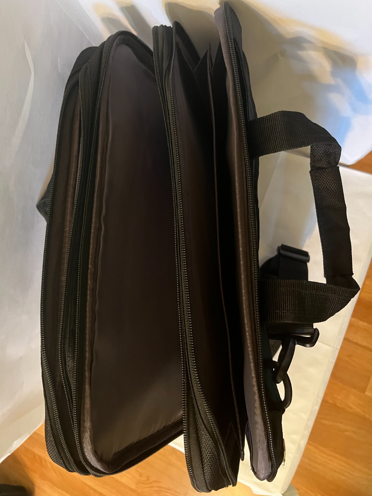 Case Logic 17″ Black Portable Case Top Load Laptop Storage Bag Shoulder Strap