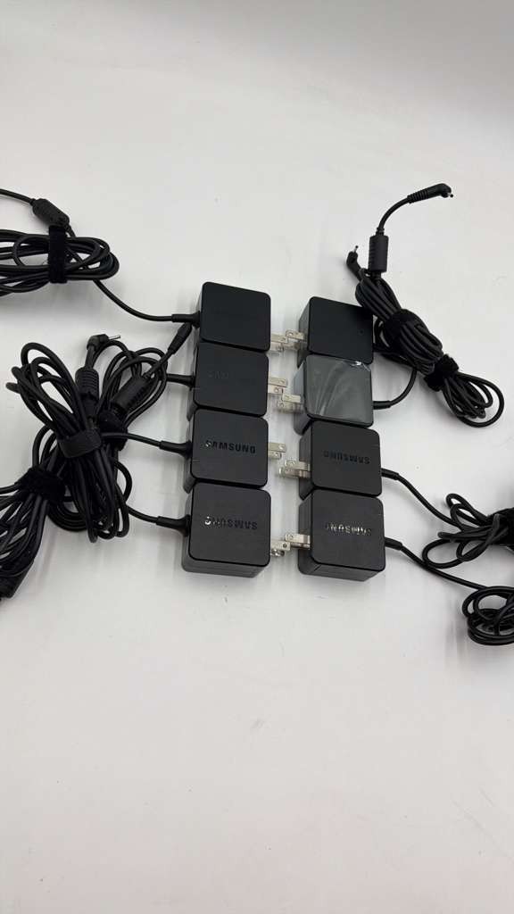 LOT OF 10 Original Samsung 26W AC Power Supply Adapter 12V 2.2A 2.5*0.7mm w/Cord