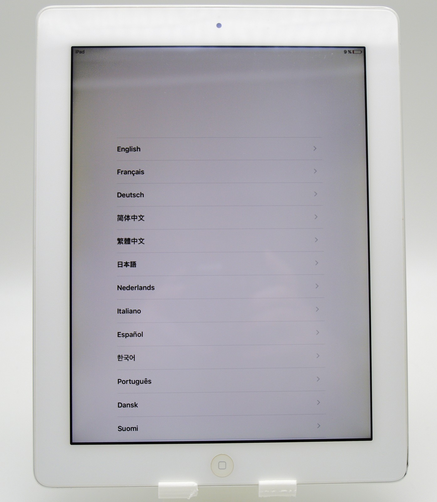Apple iPad 2nd Gen (2011) 16GB WiFi White – (C-Grade, see Description)