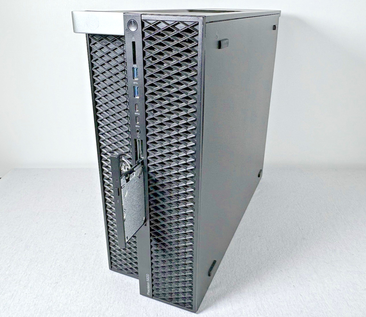 Dell Precision T5820 Xeon W-2123 @ 3.60GHz 32GB RAM 512GB SSD 3x 1TB HDD W11 Pro