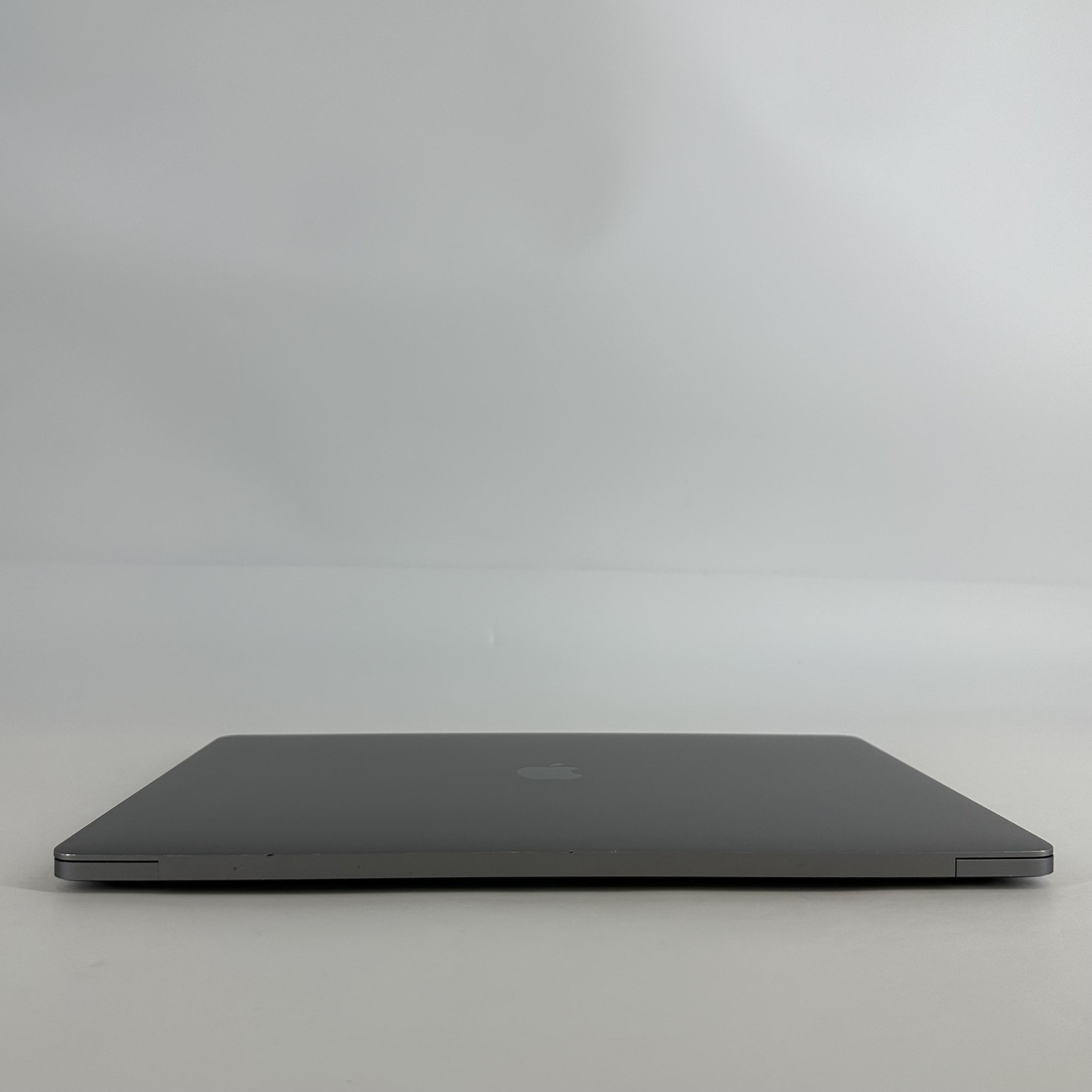 MacBook Pro 16 Touch Bar Space Gray 2019 2.4GHz i9 32GB 1TB SSD Radeon Pro 5500M