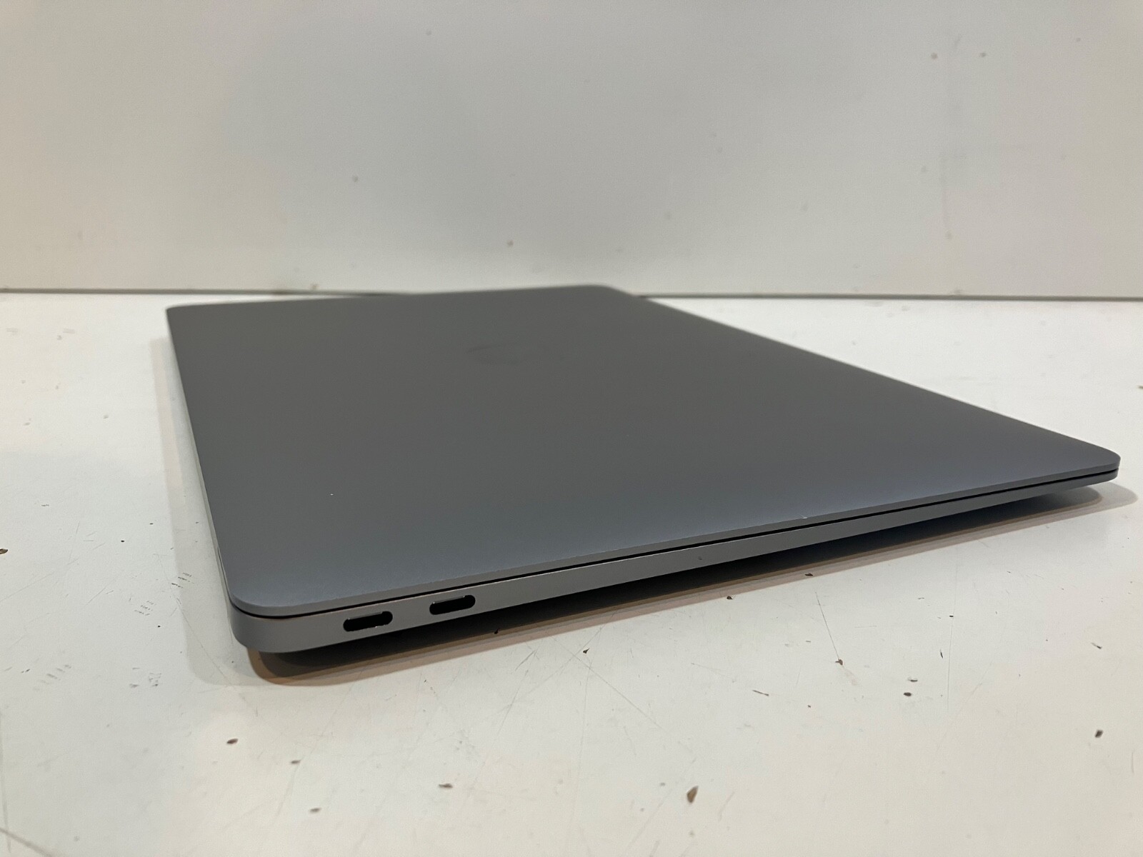 2020 Macbook Air Apple M1 3.2 Ghz CPU/GPU 8/7 Core | 16GB RAM 256GB SSD *