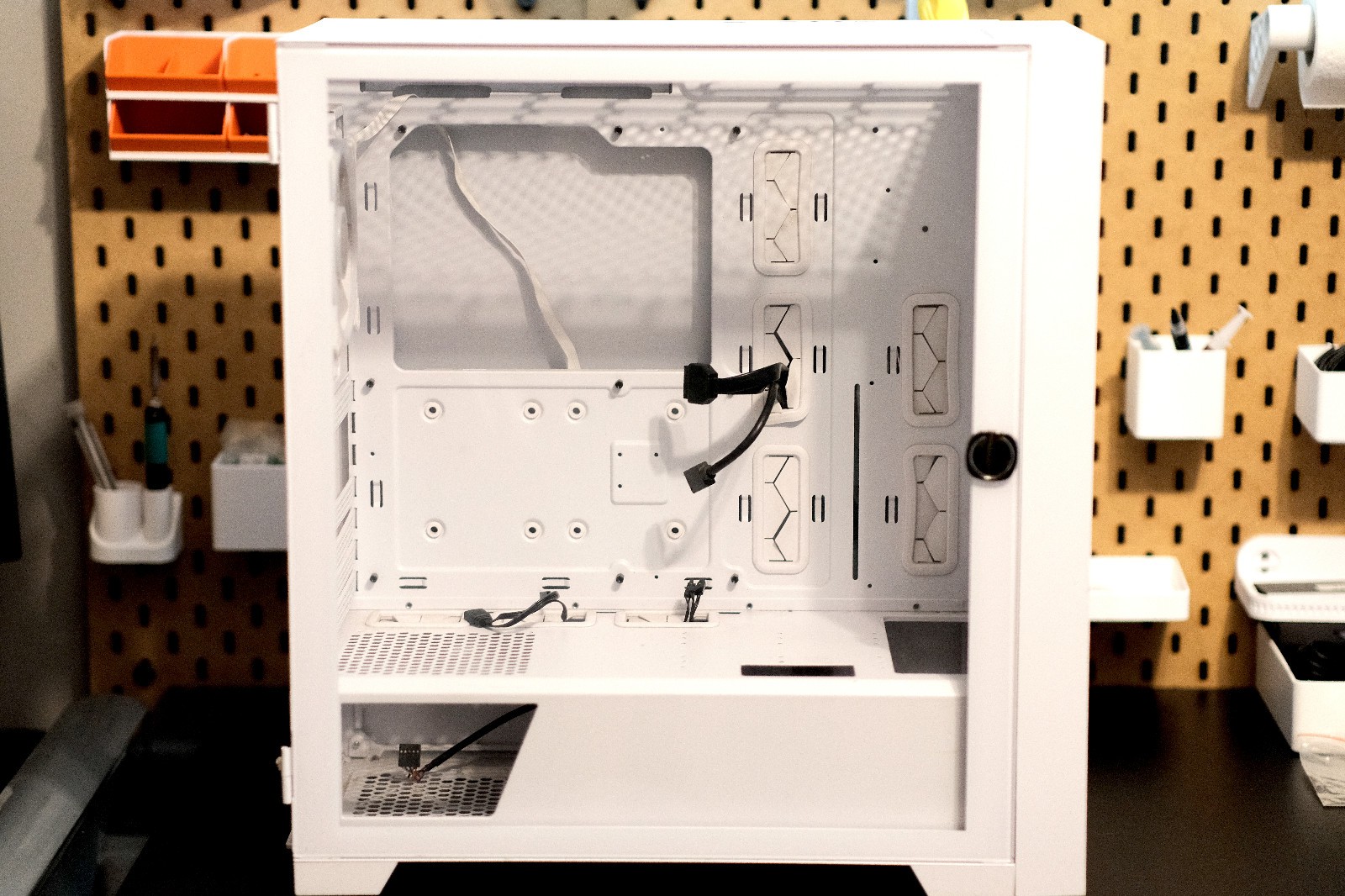 CLX White Obelisk Gaming PC Case ATX Tower – Tempered Glass and RGB fans