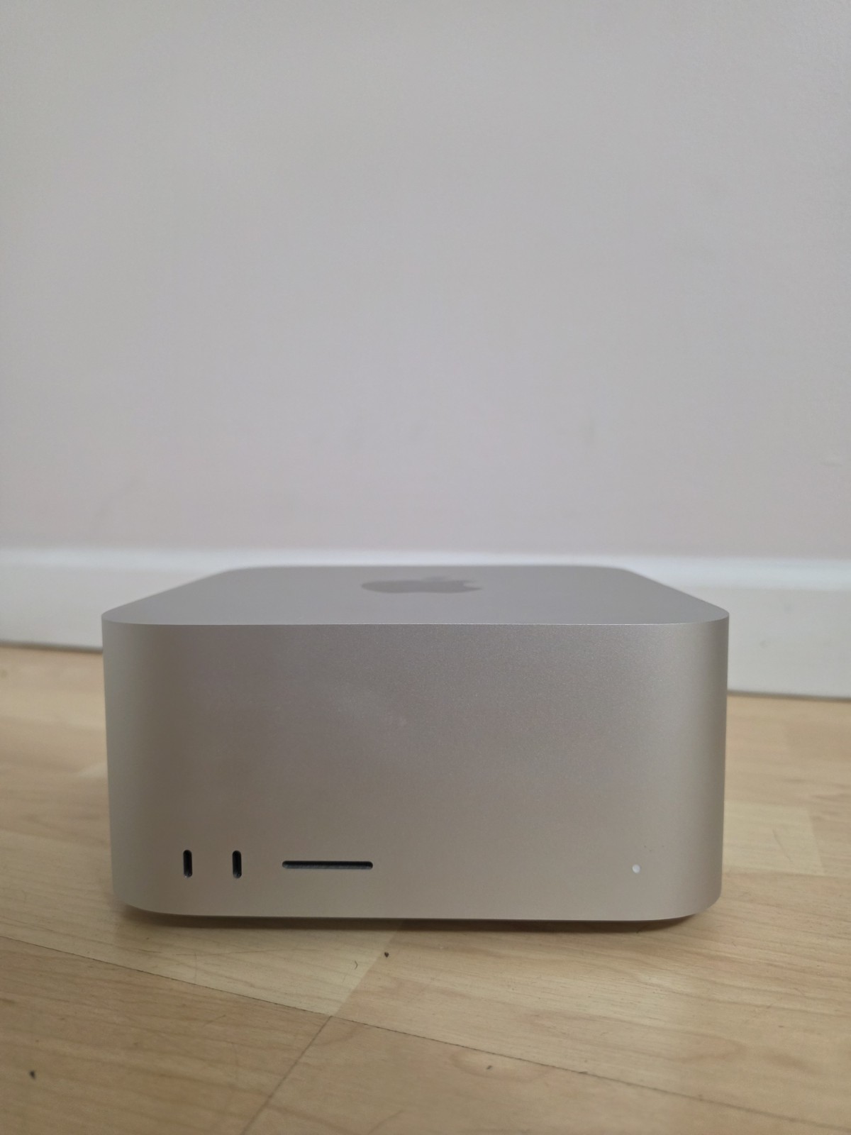 Apple Mac Studio M4 Max 14 Core CPU 32 Core GPU, 36GB RAM, 512GB SSD