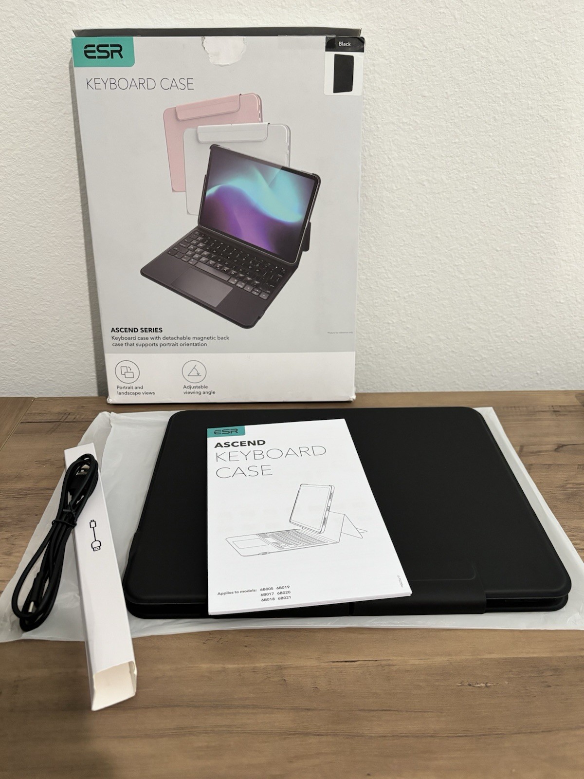 ESR Ascend IPad Pro 13 Inch (M5/M4, 2025/2024) Keyboard Case With Trackpad