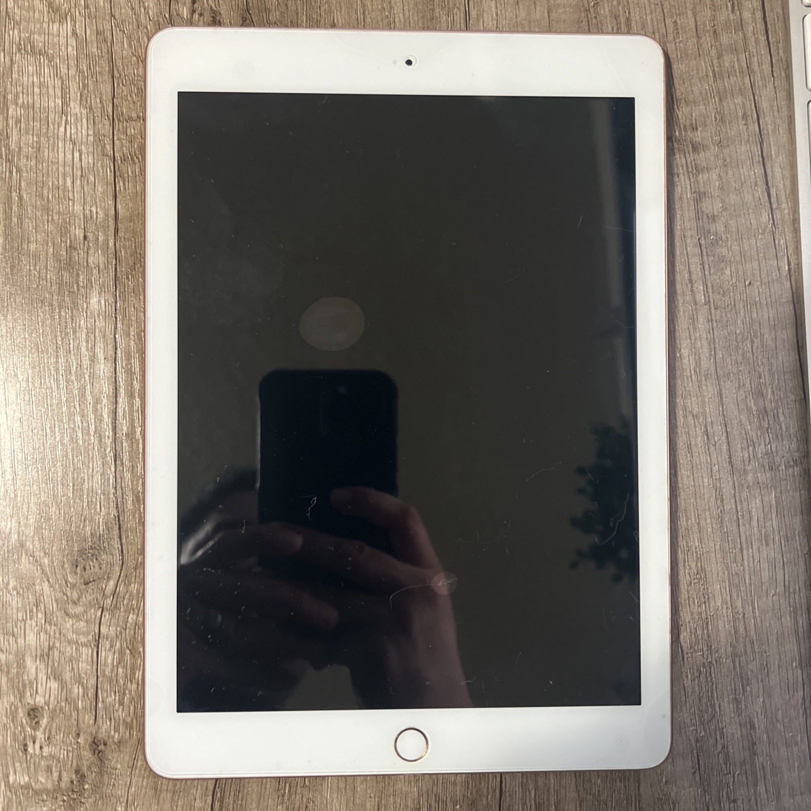 Apple iPad 6th Gen 128GB Wi-Fi Only Rose Gold 9.7” A1893 iPadOS Tested & Working