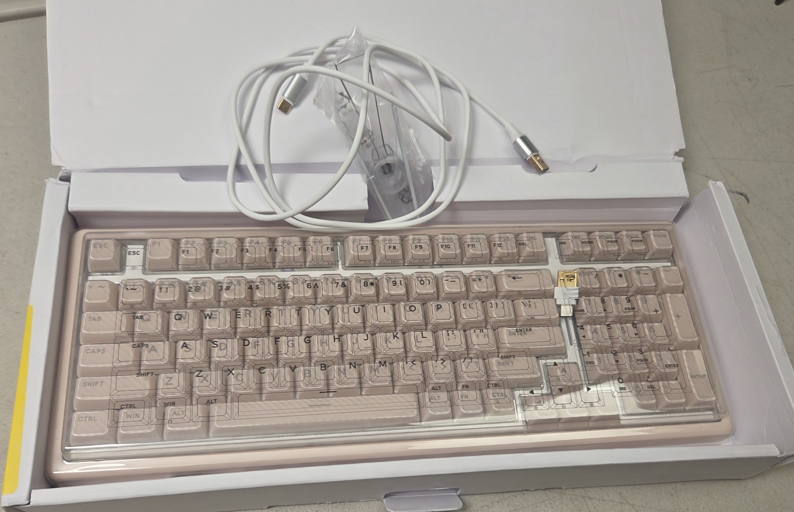 Base99 Silent Mechanical Keyboard with Number Pad99 Key BT5.0/2.4G/USB #2290Y R6