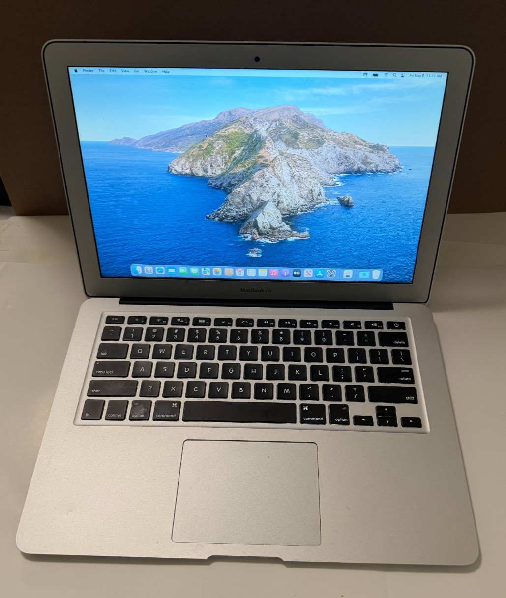 Apple MacBook Air 13″ (128GB SSD, Intel Core i5 5th Gen., 1.6 GHz, 8GB) Laptop