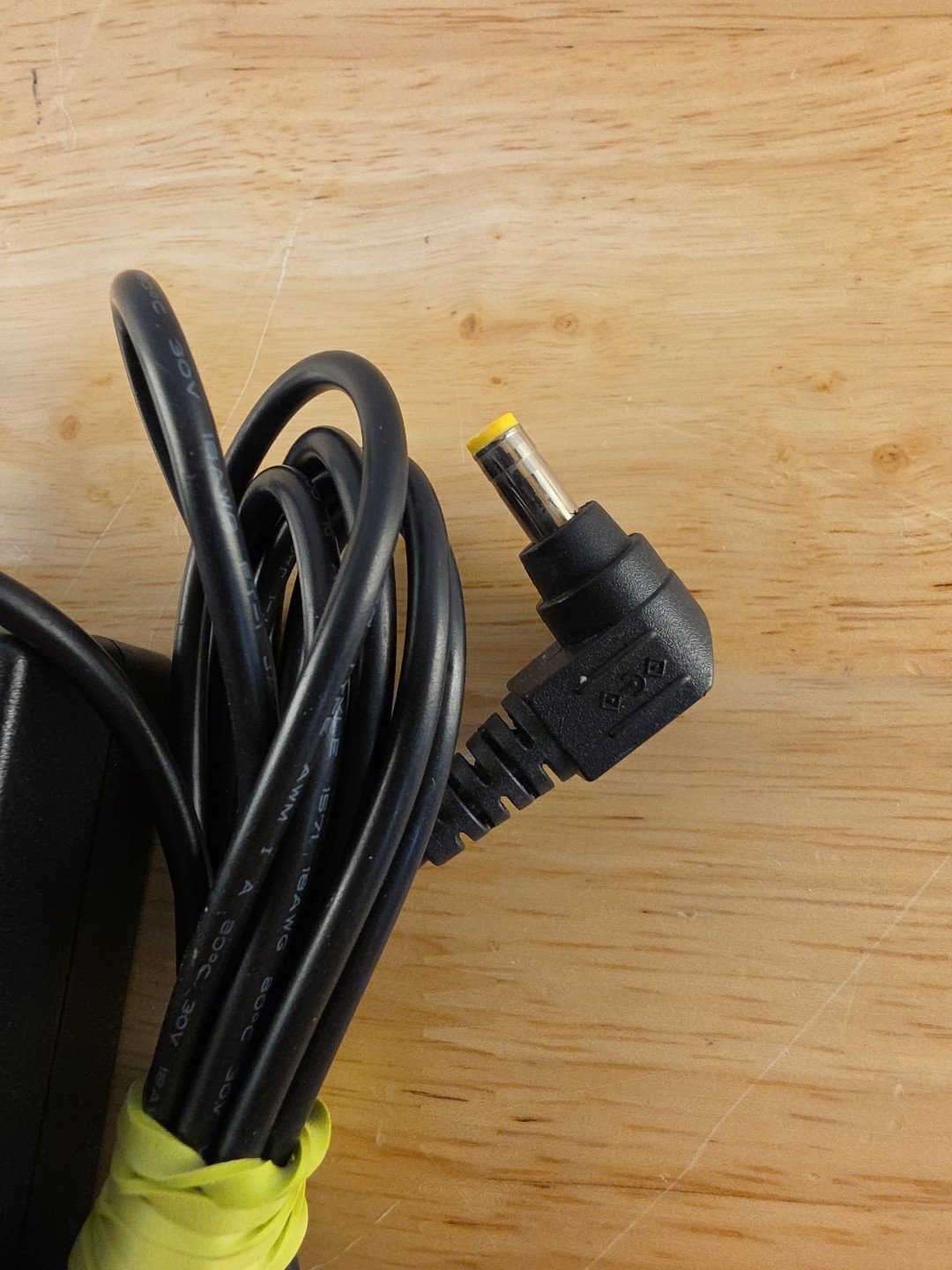 Genuine Fujitsu 80W AC Adapter ADP-80NB A 19V 4.22A Power Supply Charger