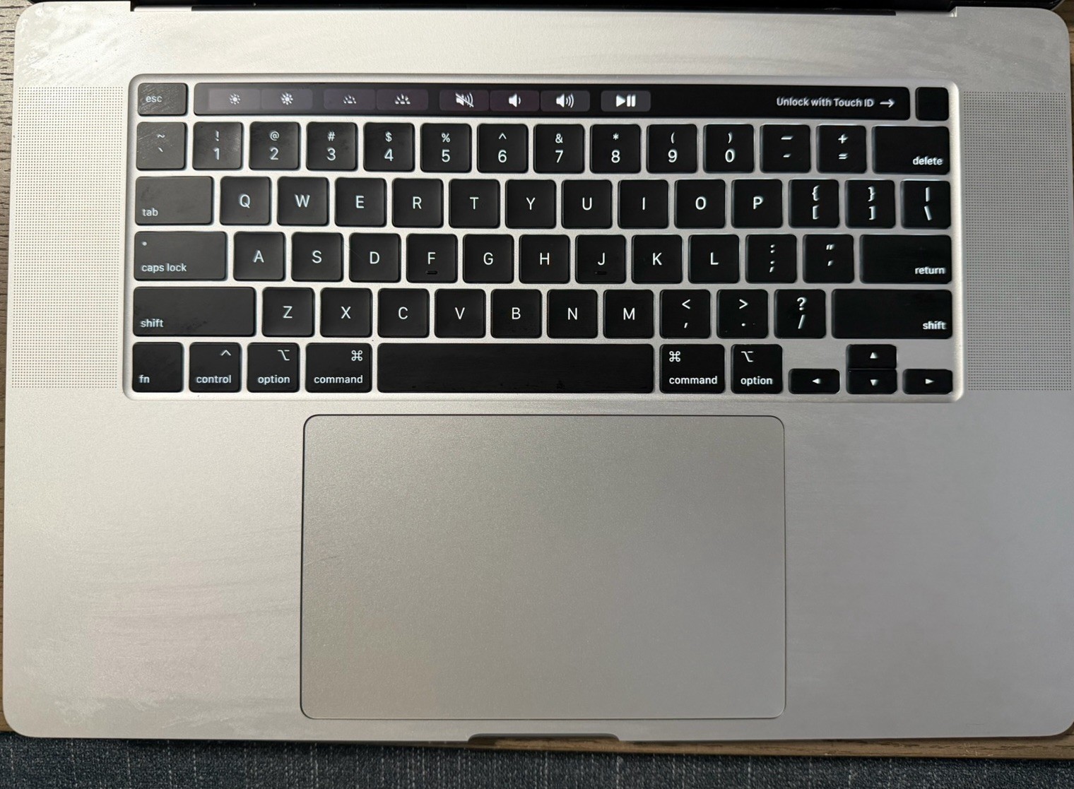 Apple MacBook Pro 16″ (1TB SSD, Intel Core i9 9th Gen., 2.30 GHz, 16GB) Laptop