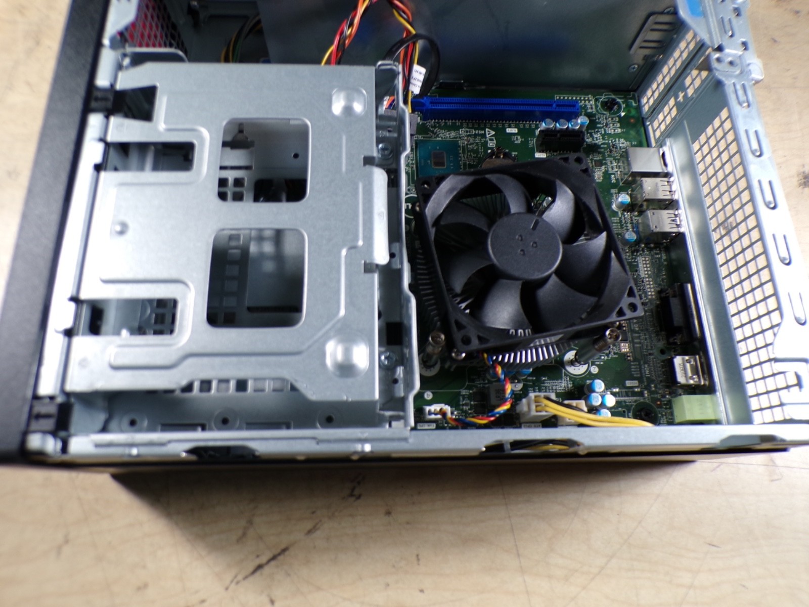 DELL VOSTRO 3681 INTEL CORE I5-10400 2.90GHZ 8GB RAM **NO HD / NO OS/ NO POWER
