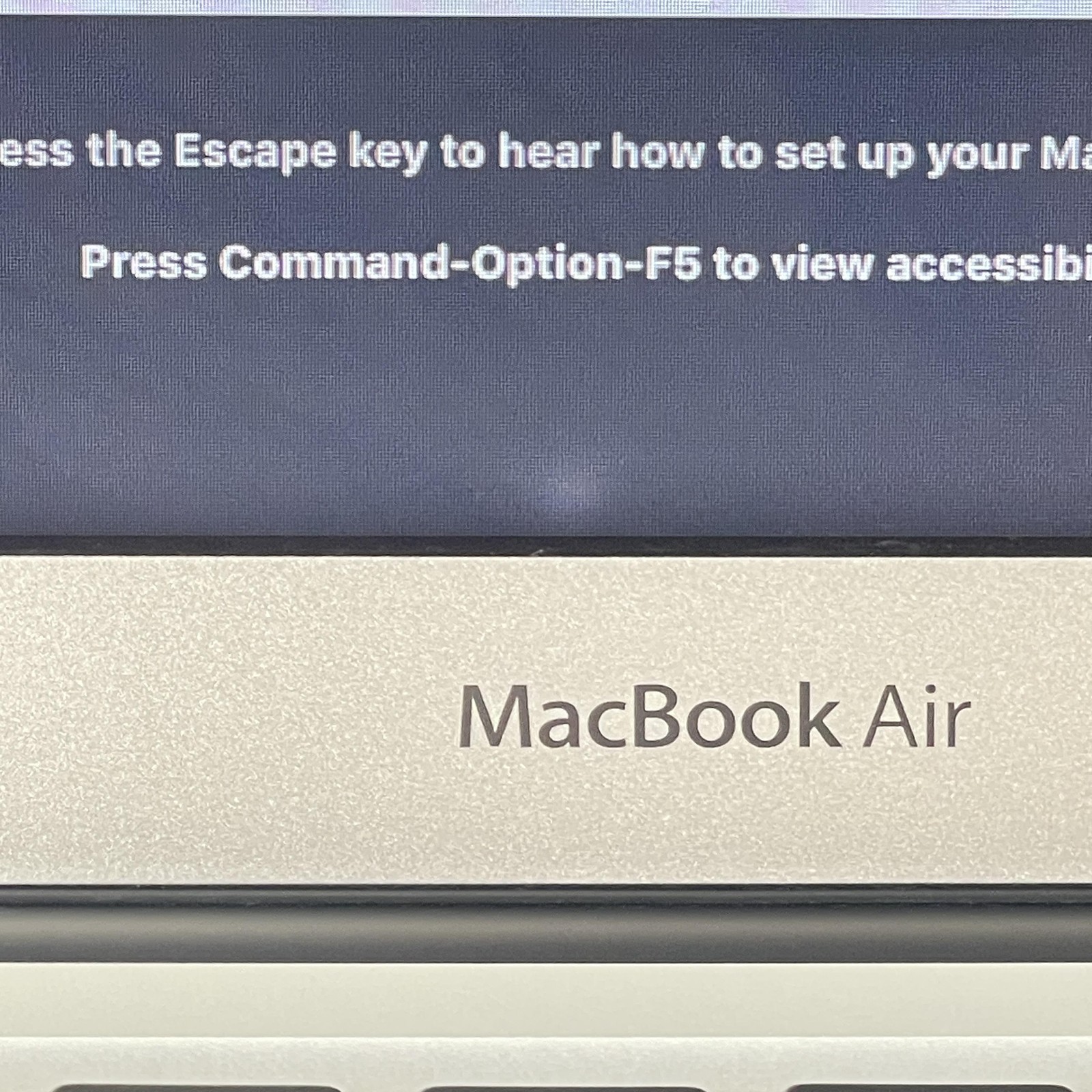 MacBook Air 13 Silver Early 2015 1.8 GHz Intel Core i5 5th Gen. 8GB 1TB SSD Good