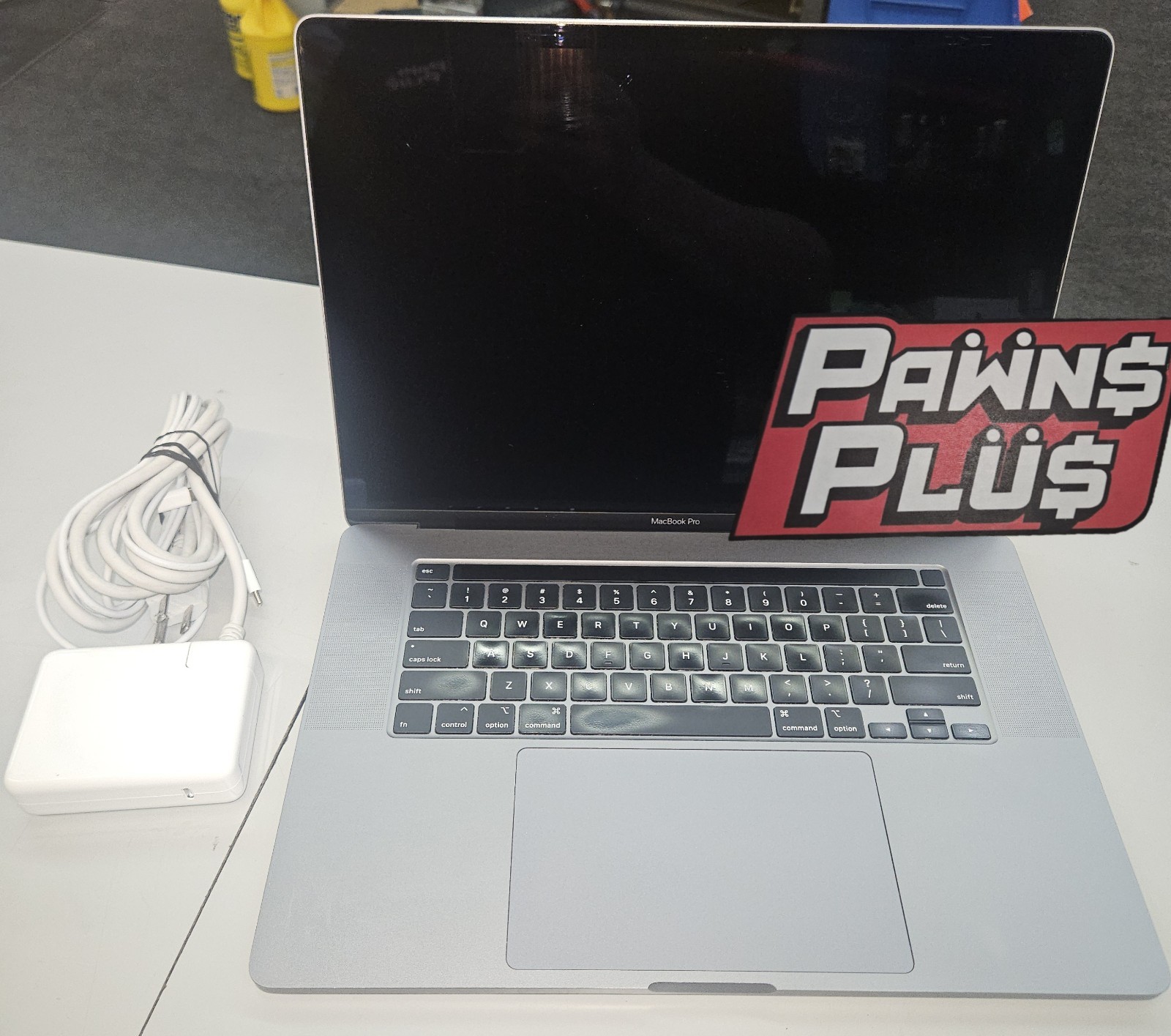 Apple MacBook Pro 2019 16″ i9-9880H 1TB SSD 16GB RAM Radeon Pro 5500M C.C 554