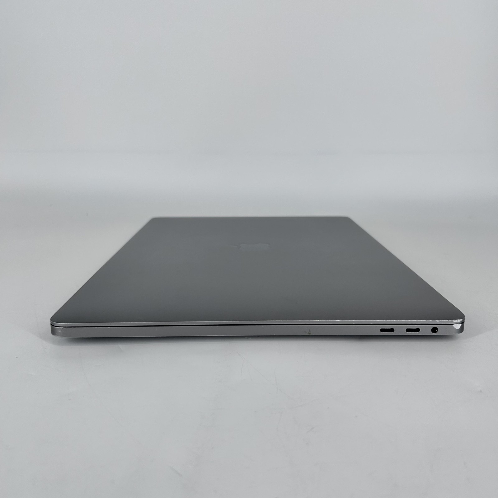 MacBook Pro 16 Touch Bar Space Gray 2019 i9 32GB 1TB SSD AMD Radeon Pro 5500M