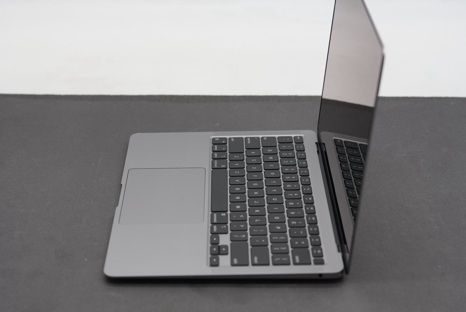 Apple MacBook Air Laptop 13” M1 A2337 2020 Password Locked ( For Parts Only )