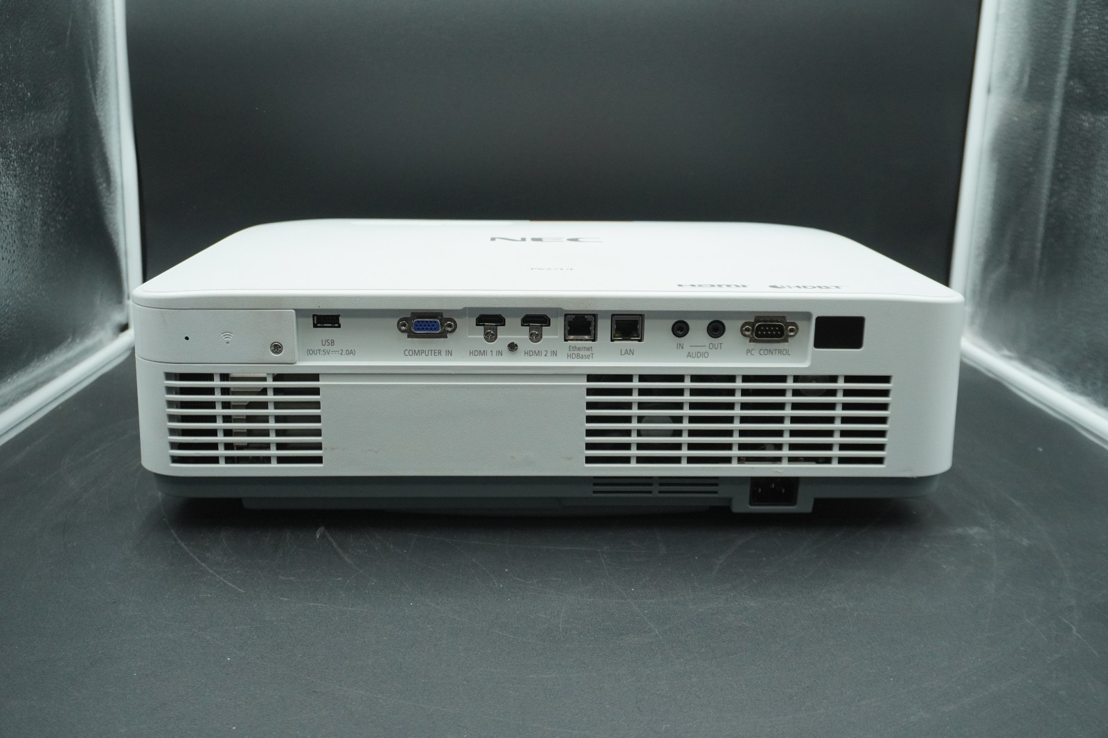 NEC P627UL 6,200 Lumen 3LCD HDMI Projector, 404 Lamp Hours *Tested*