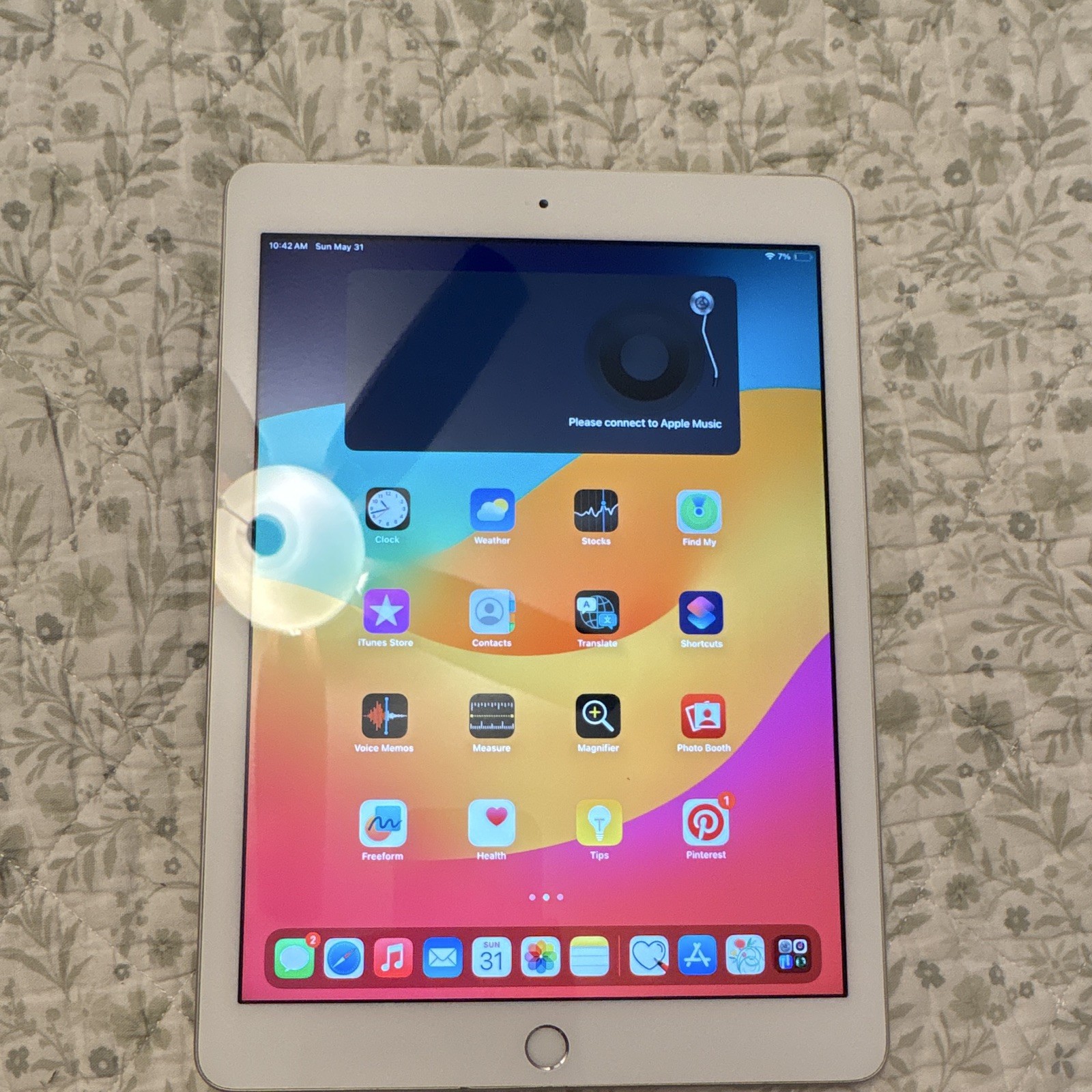 Apple iPad Series iPad Tablet – Silver, iOS, Built-In Front Camera