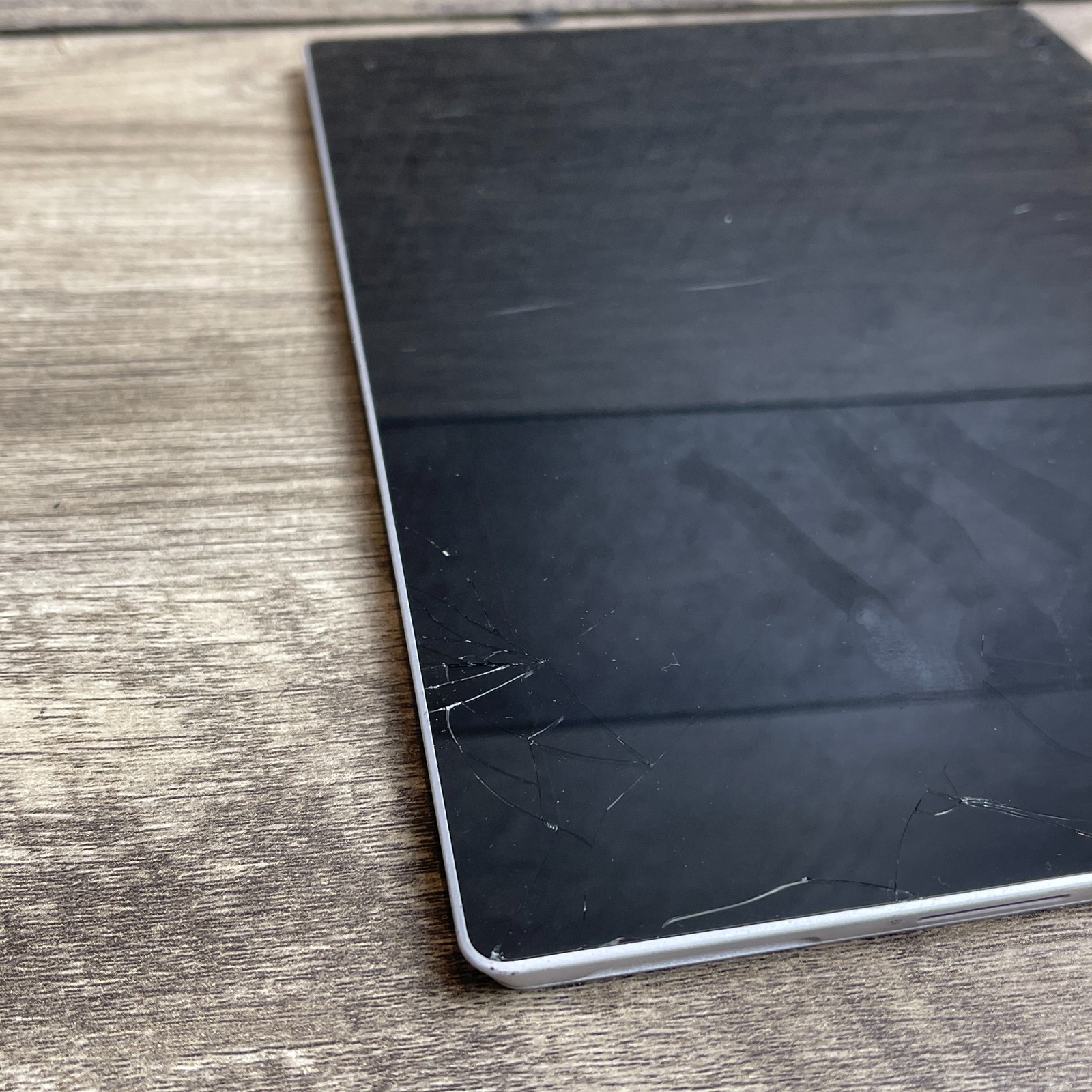 Microsoft Surface Pro Silver 12″ Display Bluetooth Wi-Fi ‎Built-in Webcam Tablet