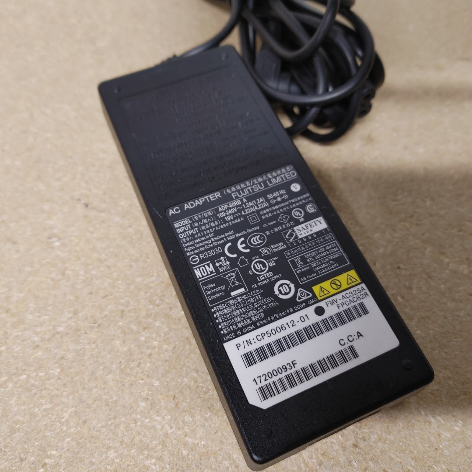 Genuine Fujitsu 80W AC Adapter ADP-80NB A 19V 4.22A Power Supply Charger.