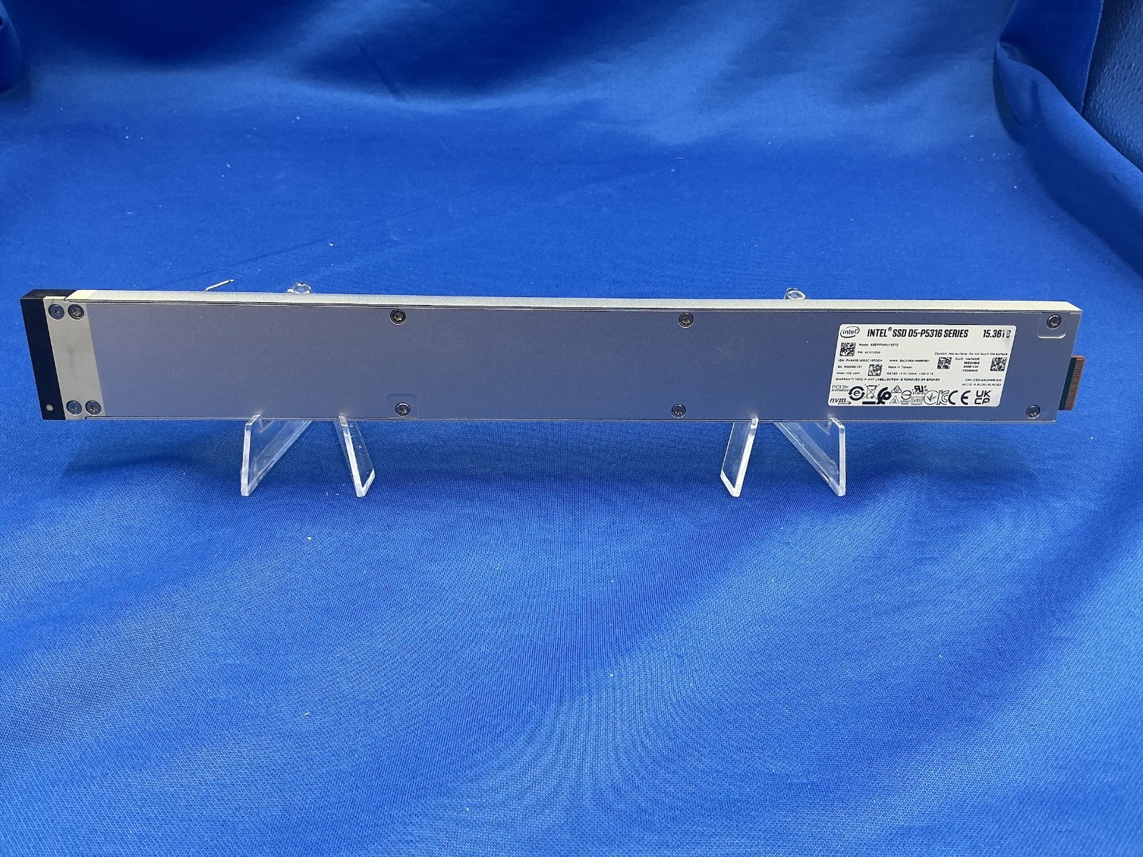 SSDPFWNV153TZ Intel Solidigm D5-P5316 Series 15.36TB NVMe PCIe 4.0×4 E1.L SSD