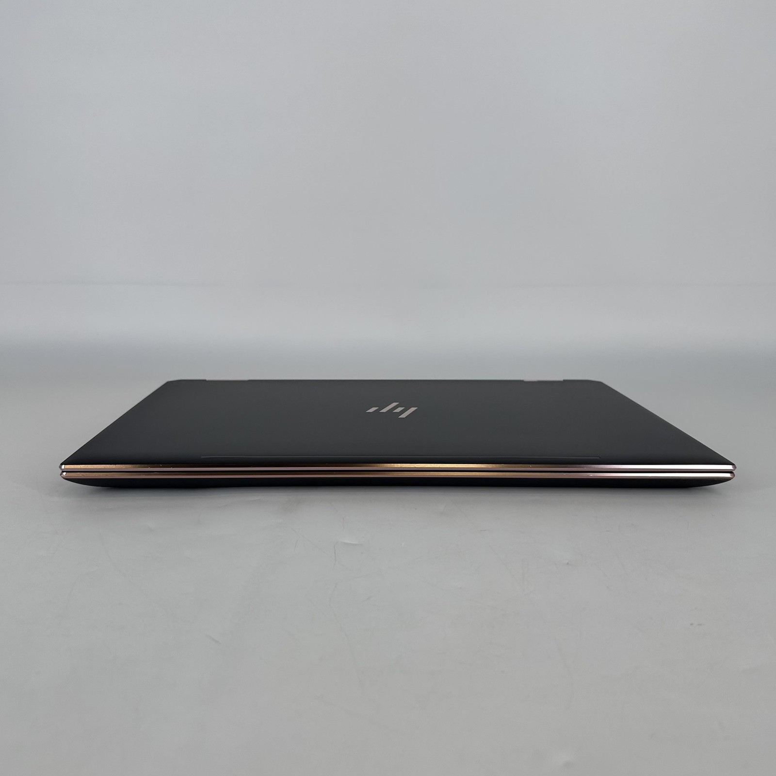 HP Spectre 15 x360 4K TOUCH i7-8565U 1.80GHz 16GB 1TB SSD MX150 – Bad Battery