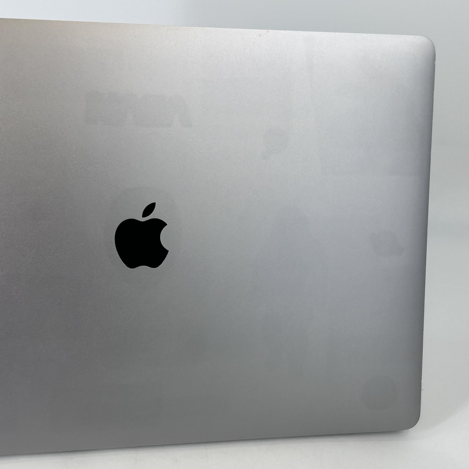 MacBook Pro 16 Touch Bar Space Gray 2019 i9 16GB 1TB AMD Radeon Pro 5500M Good