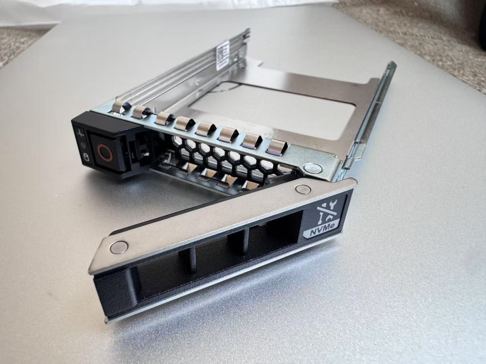 Lot Dell MKC9M GEN14/G15 2.5″ HDD Caddy Tray R750 R650 R550 R450 T550 T350 R640