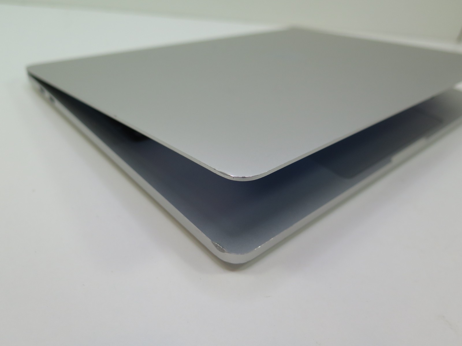 APPLE MACBOOK PRO 2020 13″ SILVER 8-CORE M1 16GB 512GB +BATTERY COUNT @ ONLY 262