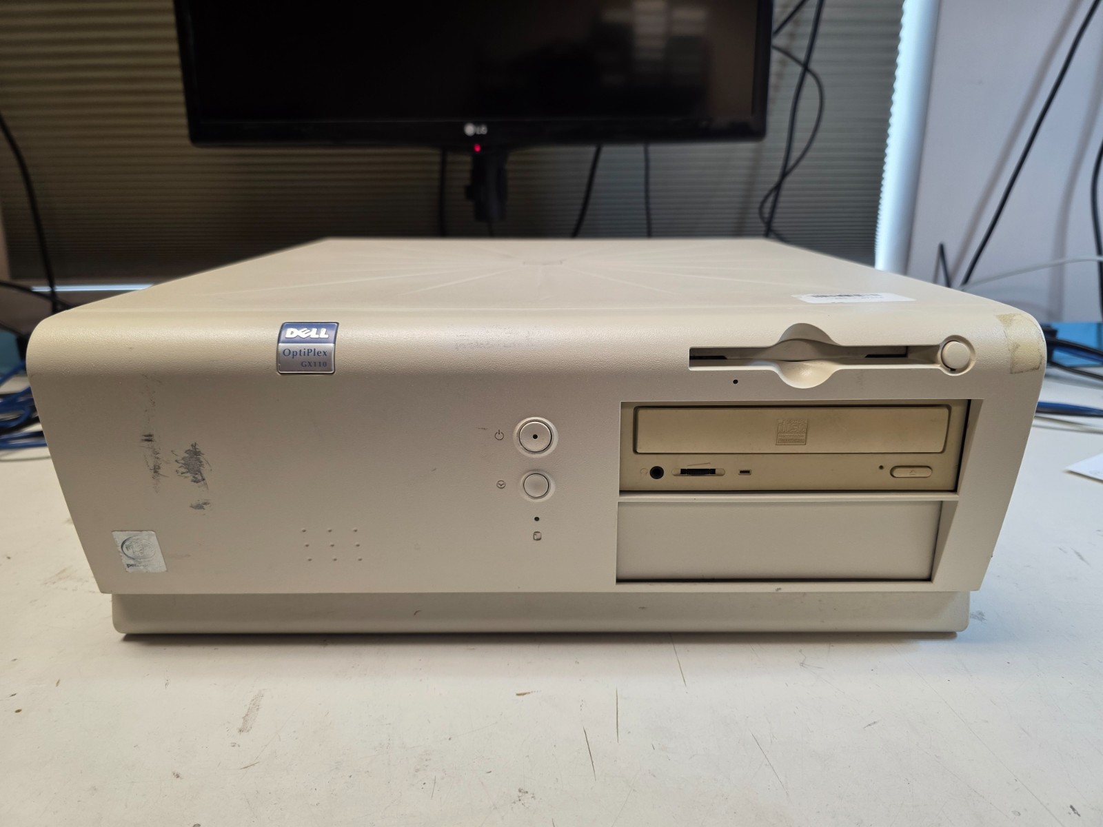 Dell OptiPlex GX110 Pentium III 6 128MB RAM 6.4GB HDD CDRW 3COM NIC SB64V Sound
