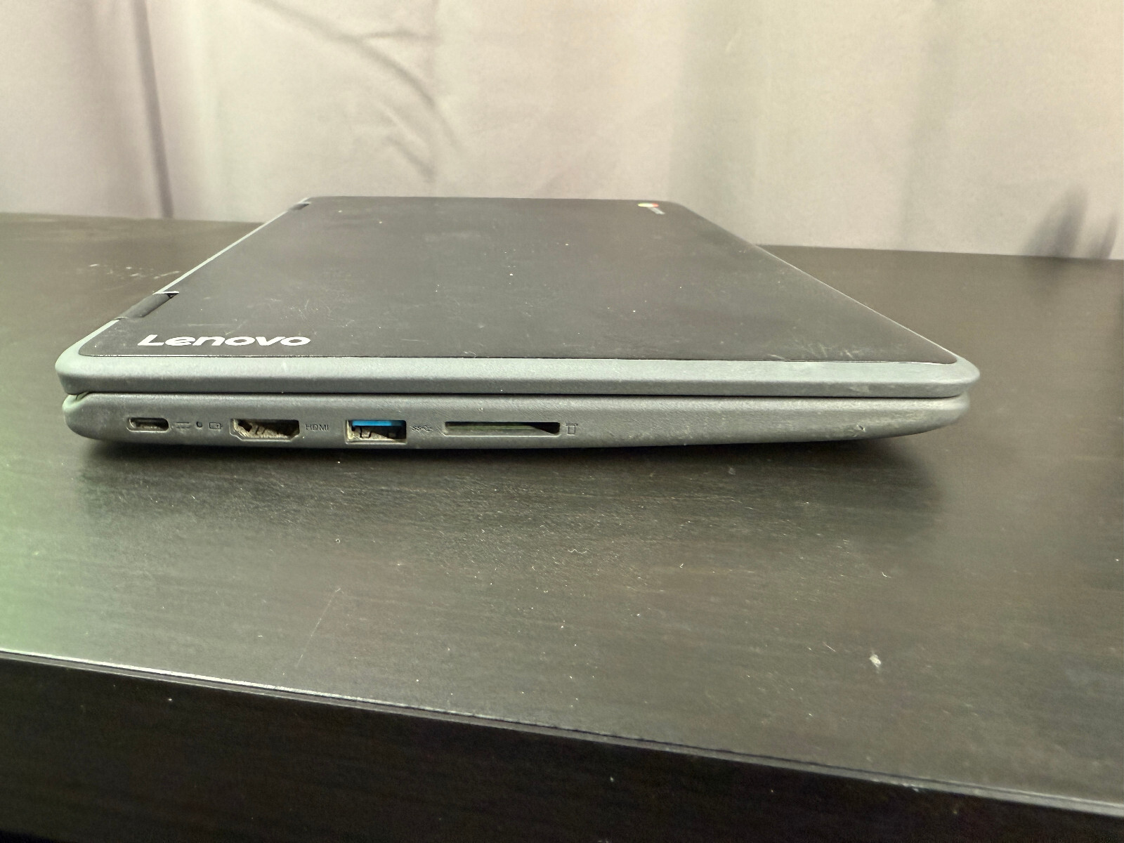 Lenovo 300e Chromebook 81H0 (11.6″ Touch, 4GB, 32GB eMMC, ChromeOS) w/ Charger