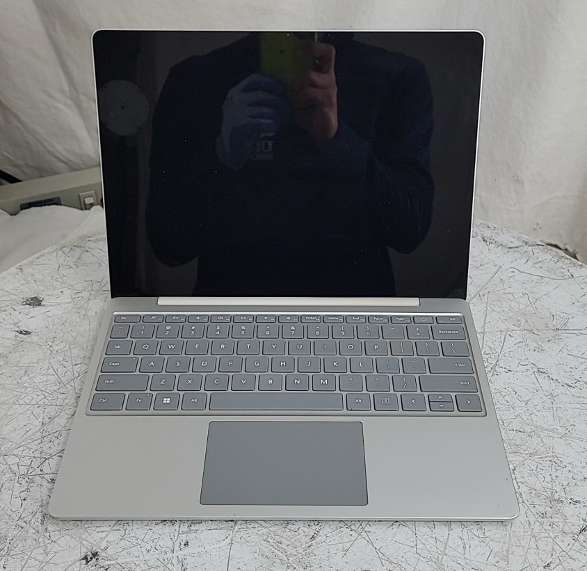 MICROSOFT 2013 Surface Laptop Go 3 Core I5-1235U 16GB 256GB SEE NOTES