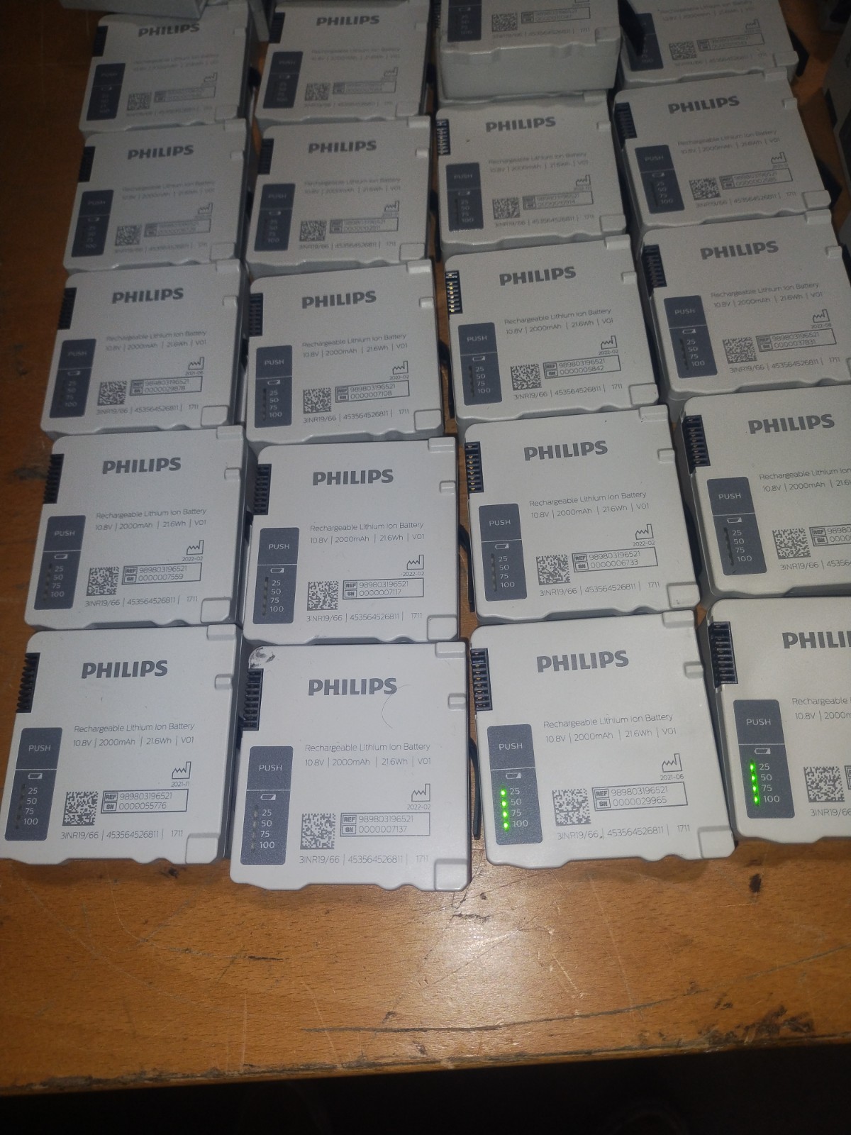 Philips X3 & MX100 OEM Batteries 989803196521. LOT OF 36