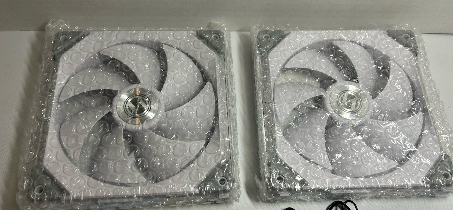 Lian Li UNI FAN SL140 RGB White 140mm Fluid Dynamic Bearing PC Case Fans