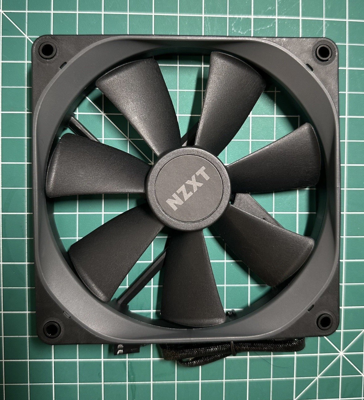 NZXT Aer P 140mm PC Case Fan – Fluid Dynamic Bearing, High Static Pressure Black