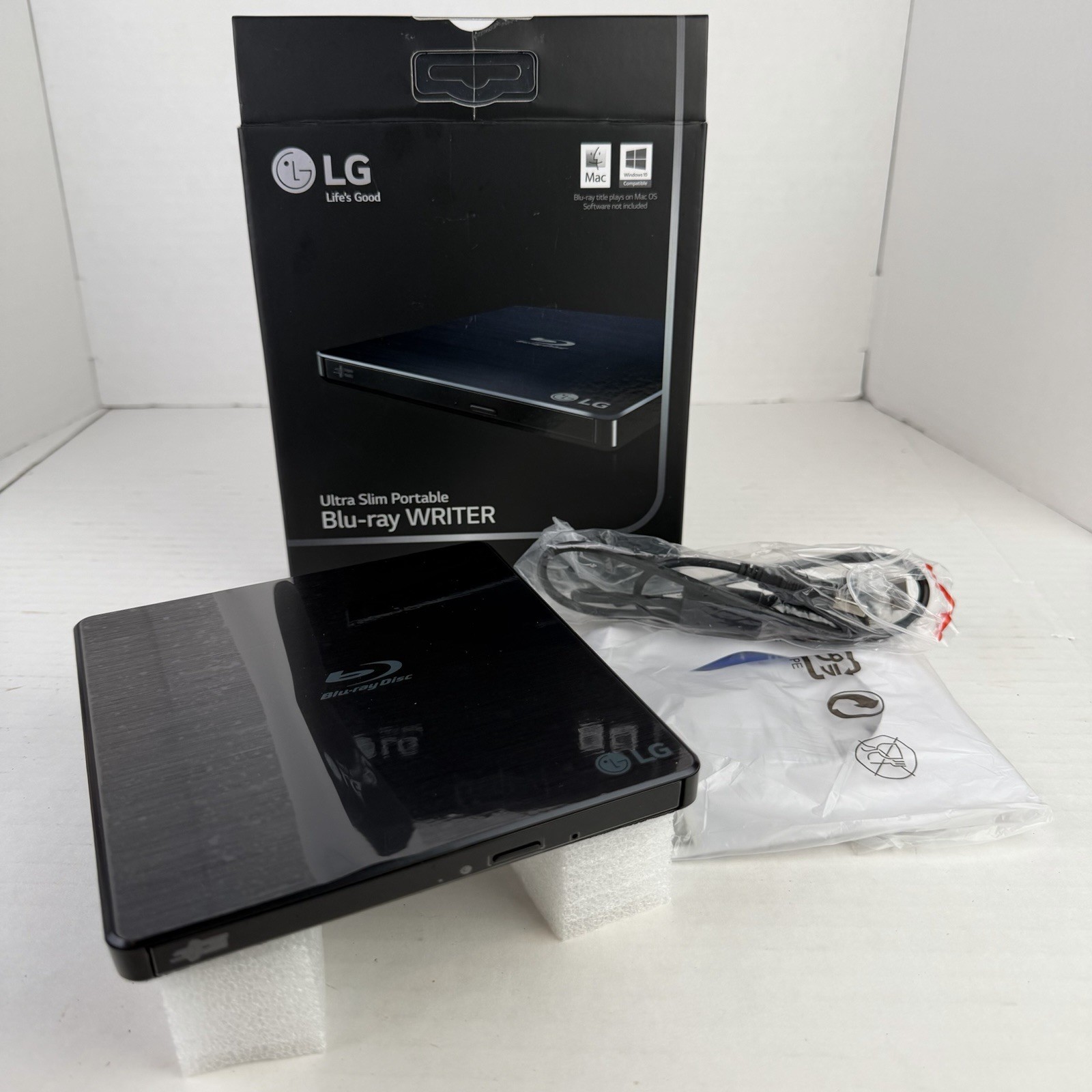 LG BP50NB40 Slim Portable Blu-ray DVD Writer USB External Drive Black Open Box