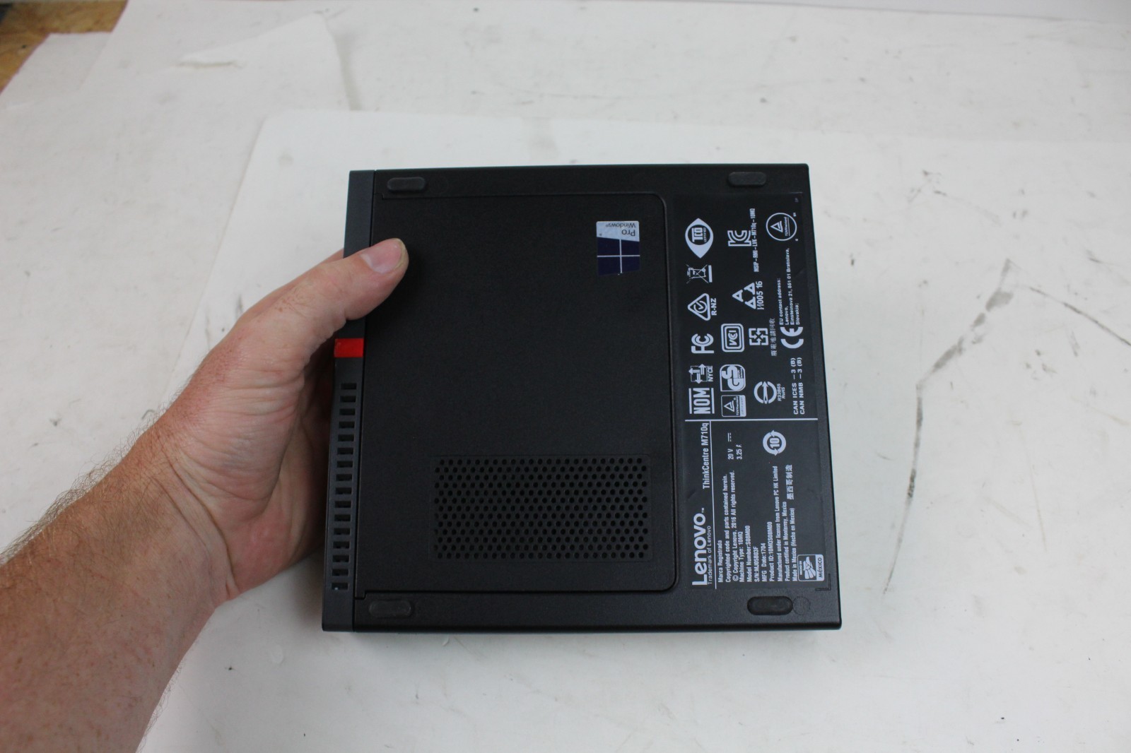 Lenovo ThinkCentre M710q Tiny Core i3-7100T 8GB RAM NO HDD