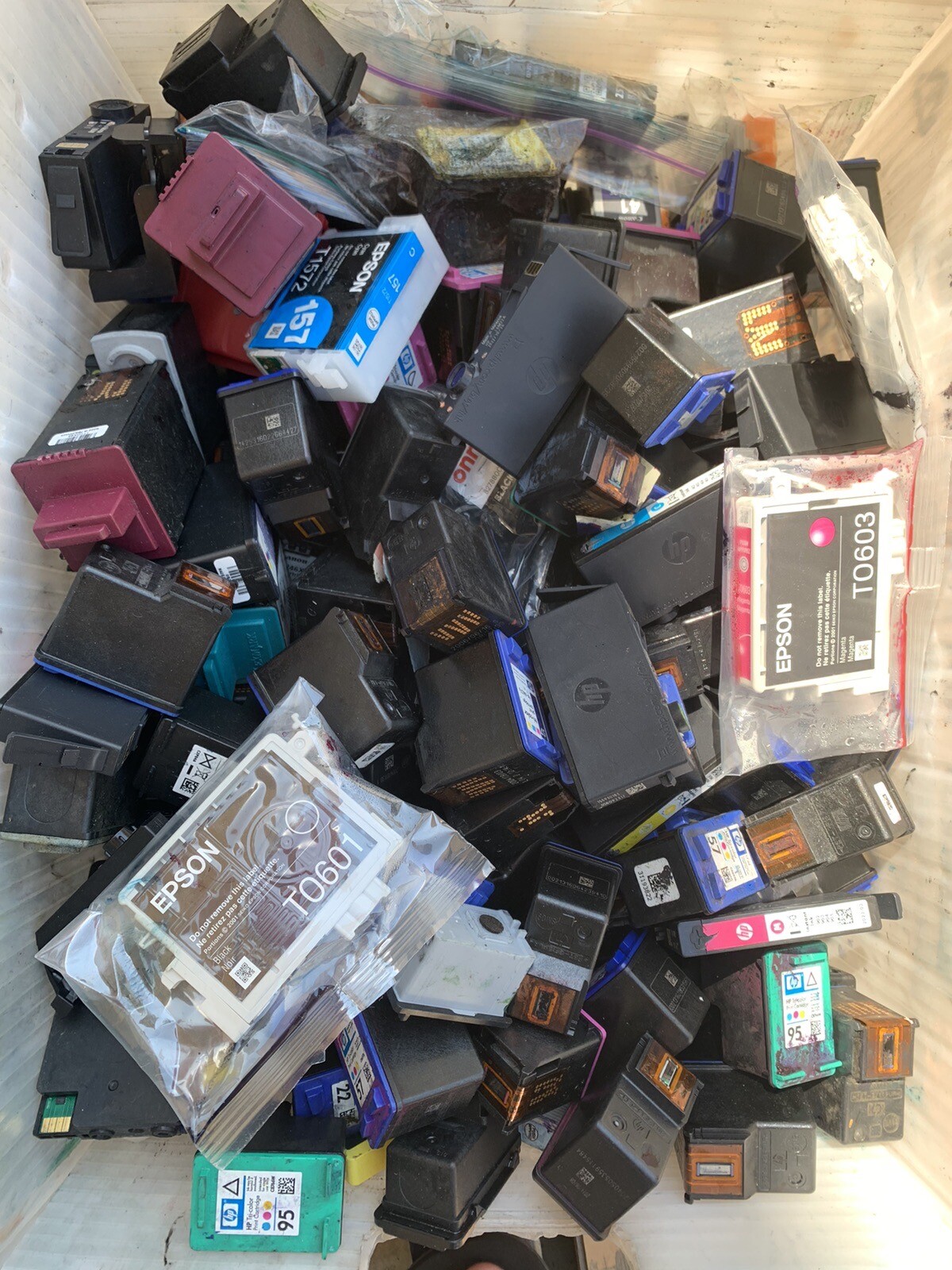 Mix lot of 450 Virgin & Non Virgin Empty Ink Cartridges for Staples Rewards