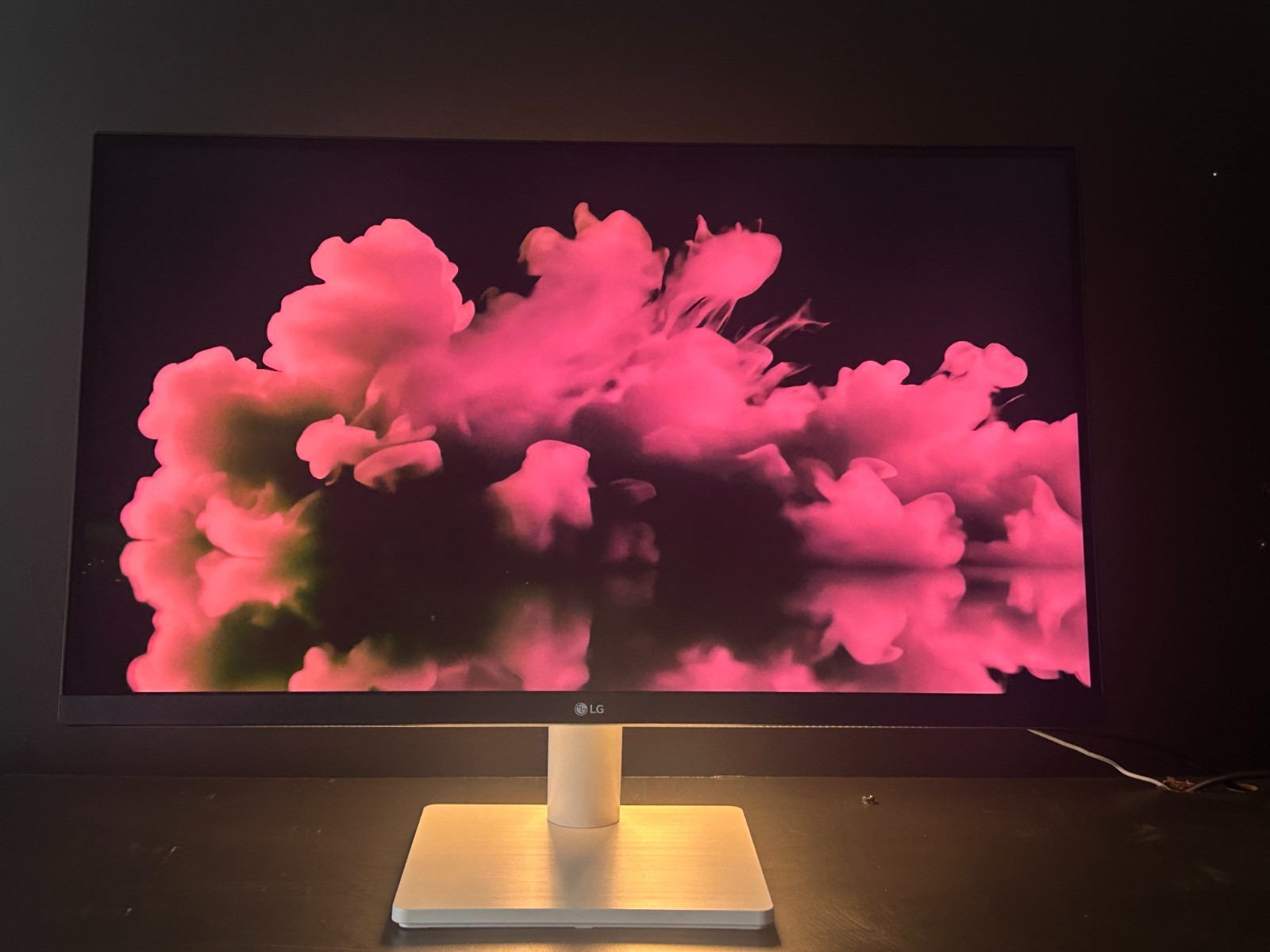 LG UltraFine 27US500-W 27″ 4K UHD IPS HDR Monitor-Open Box