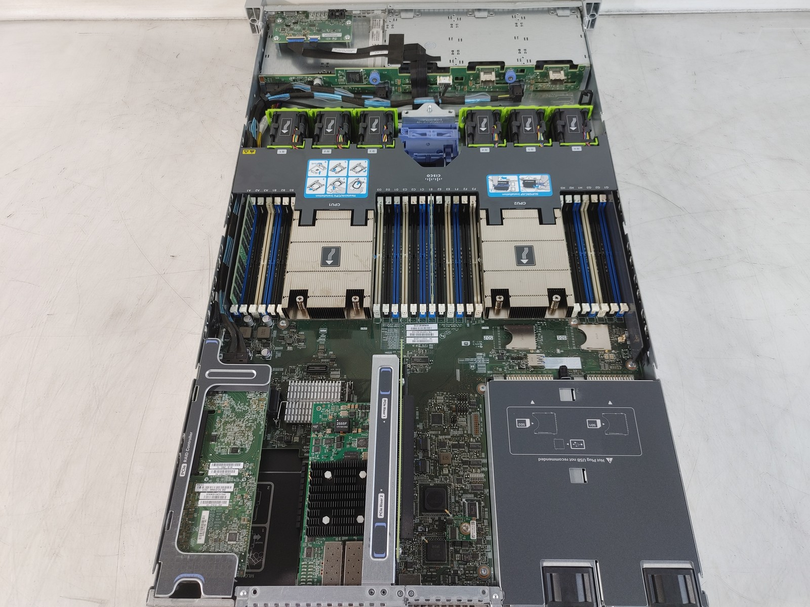 Cisco UCS C220 M4 2.40 GHz Intel Xeon E5-2620 v3 32 GB DDR4 Server No Drives/No