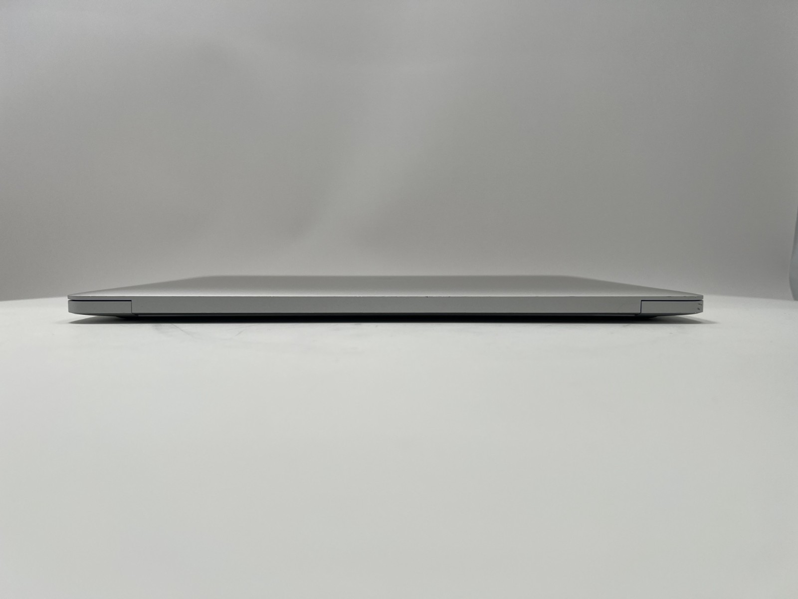 MacBook Pro (2018) 13″ – Intel Core i7 2.7GHz • 16GB RAM 1TB SSD – Read