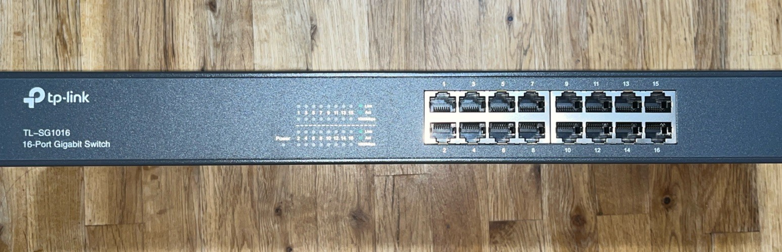 TP-Link 16-Port Gigabit Rackmount Switch TL-SG1016 Ver. 10.0