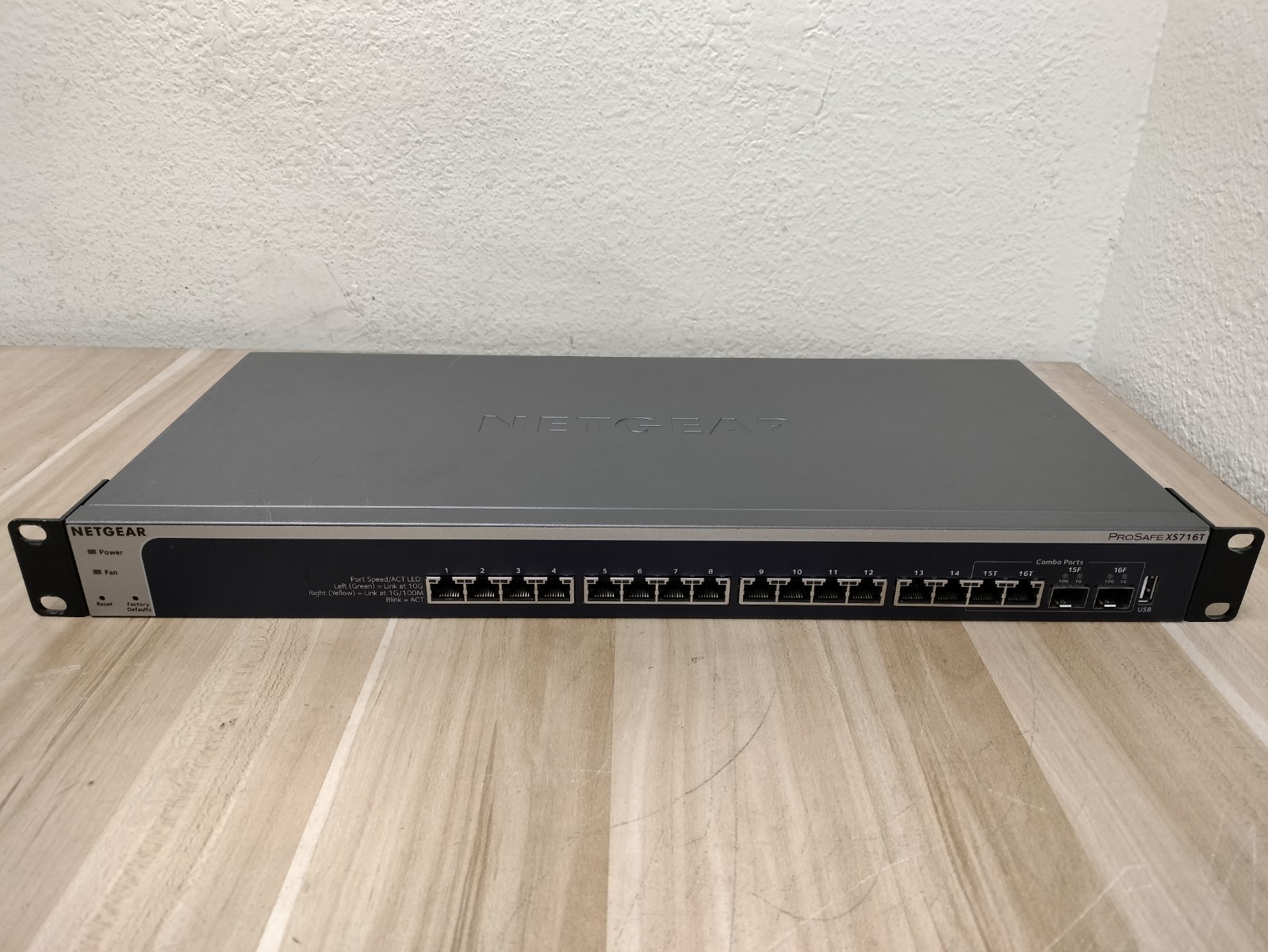 Netgear ProSafe XS716T 16-Port 10-Gigabit Smart Managed Switch w/ Rack Ears