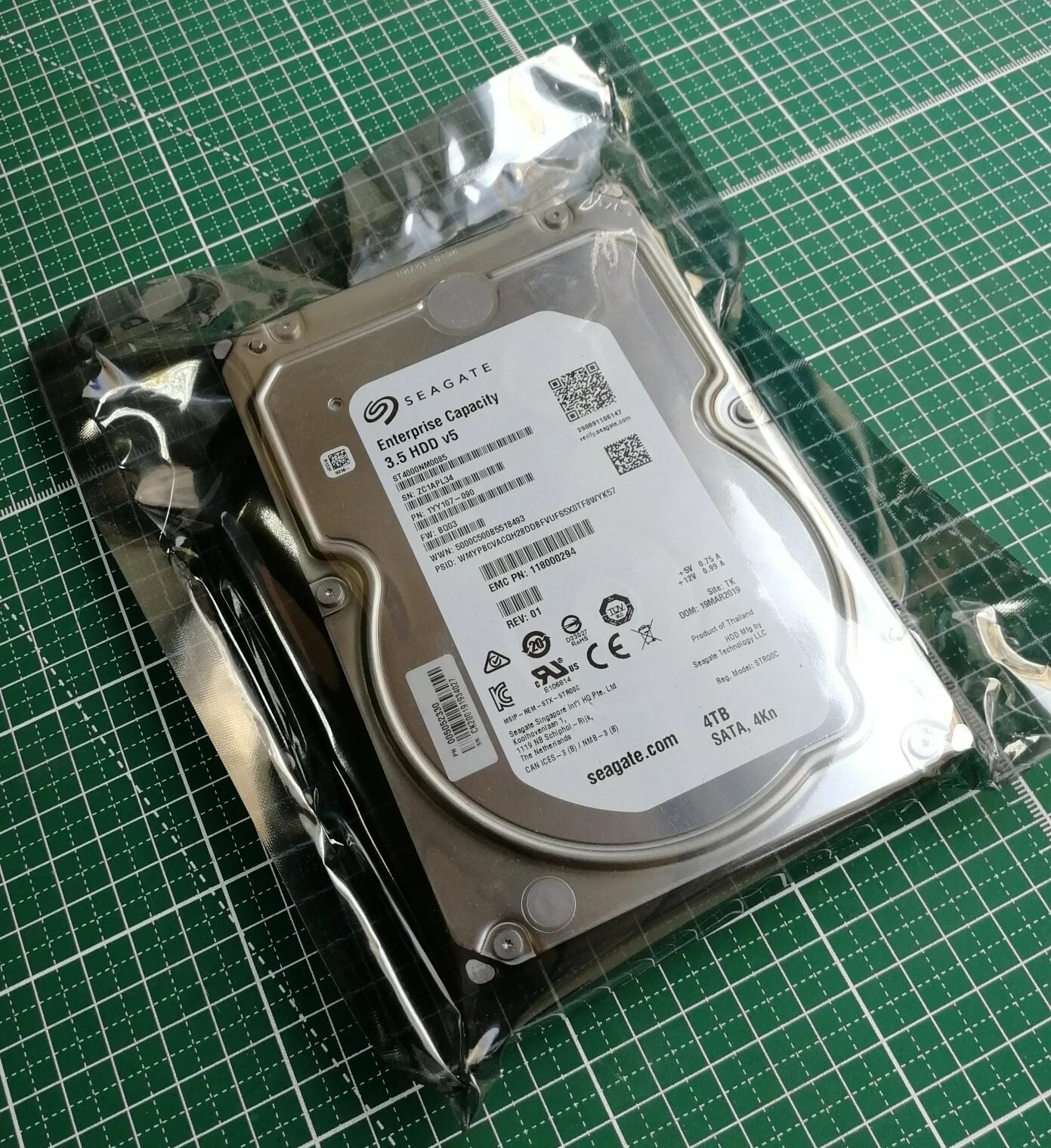 Seagate ST4000NM0085 4TB 7200 RPM 4Kn SATA 6Gb/s 128MB 3.5″Exos 7E8 hard drive