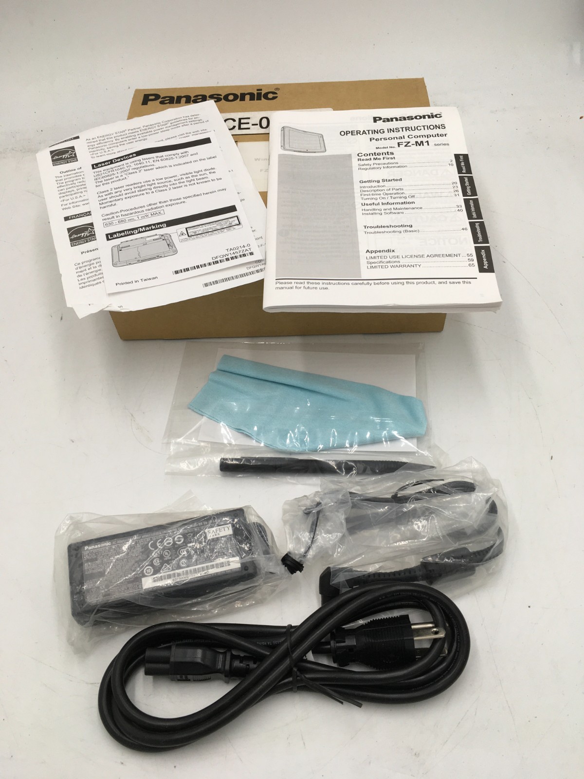 0 Hours Panasonic TOUGHPAD FZ-M1 7″ Core i5-4302Y 1.60GHz 128GB 8GB RAM Win 10