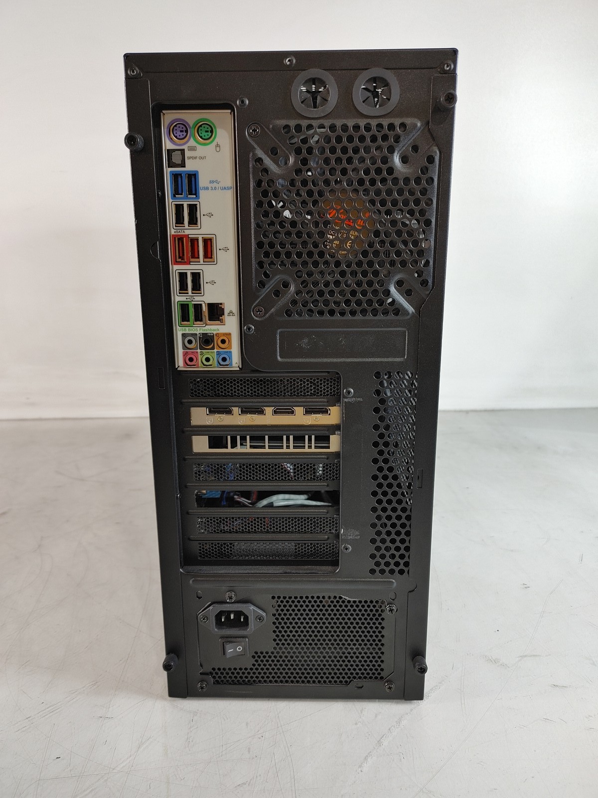 Asus M5A99FX Pro R2.0 FX- 8350 4.00 GHz 16 GB DDR3 No HDD