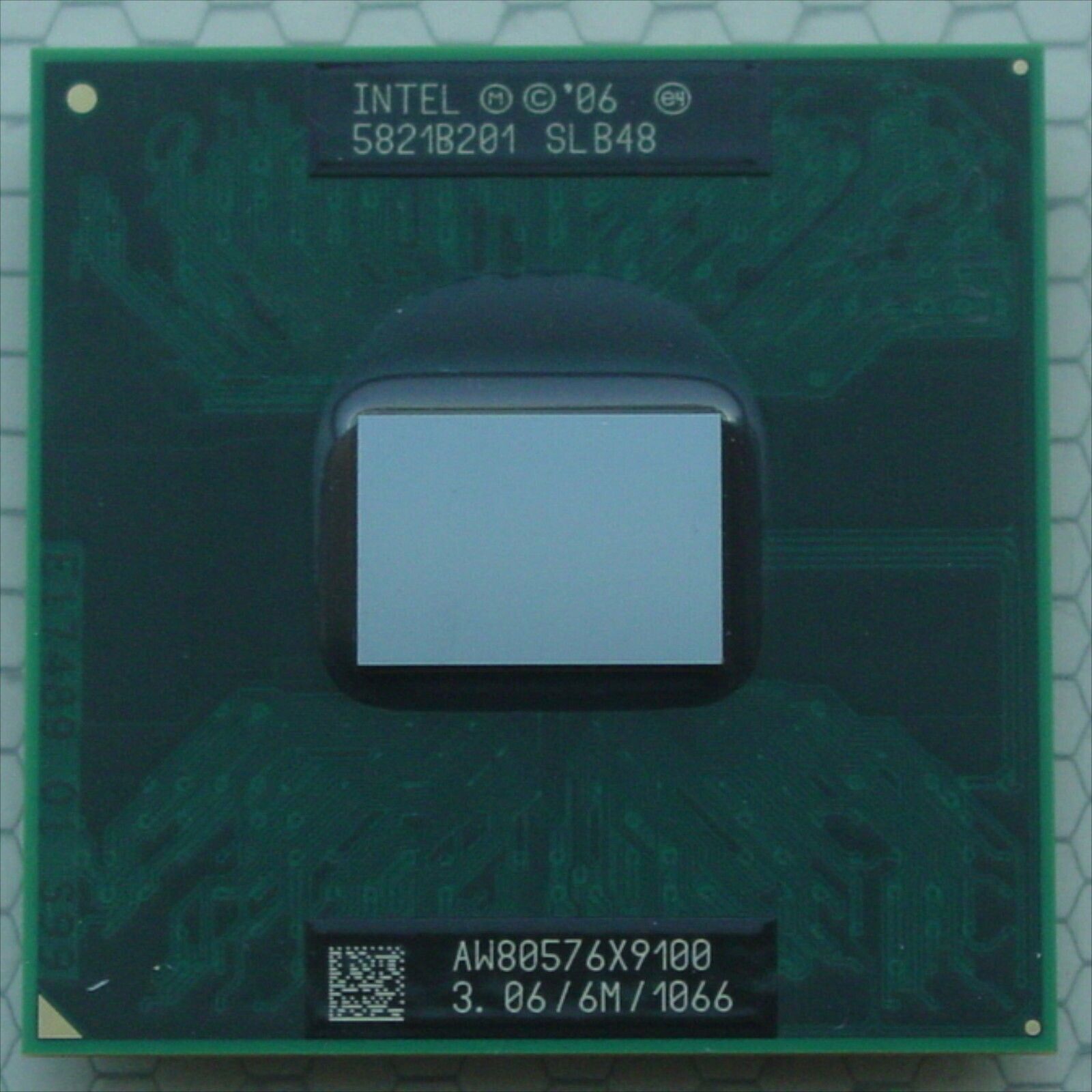 Intel Core 2 Extreme X9100 Dual-Core CPU 3.06 GHz 1066 MHz Socket P