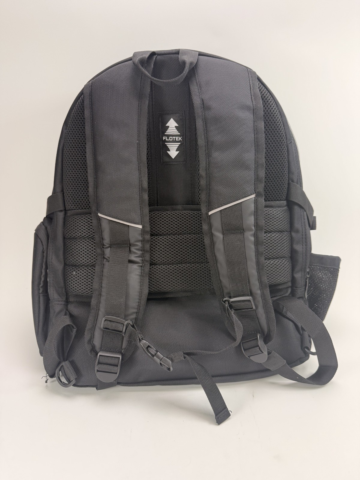Traveler’s Choice 19″ Direct Multi-Pocket Laptop Backpack, Expandable, Padded OB