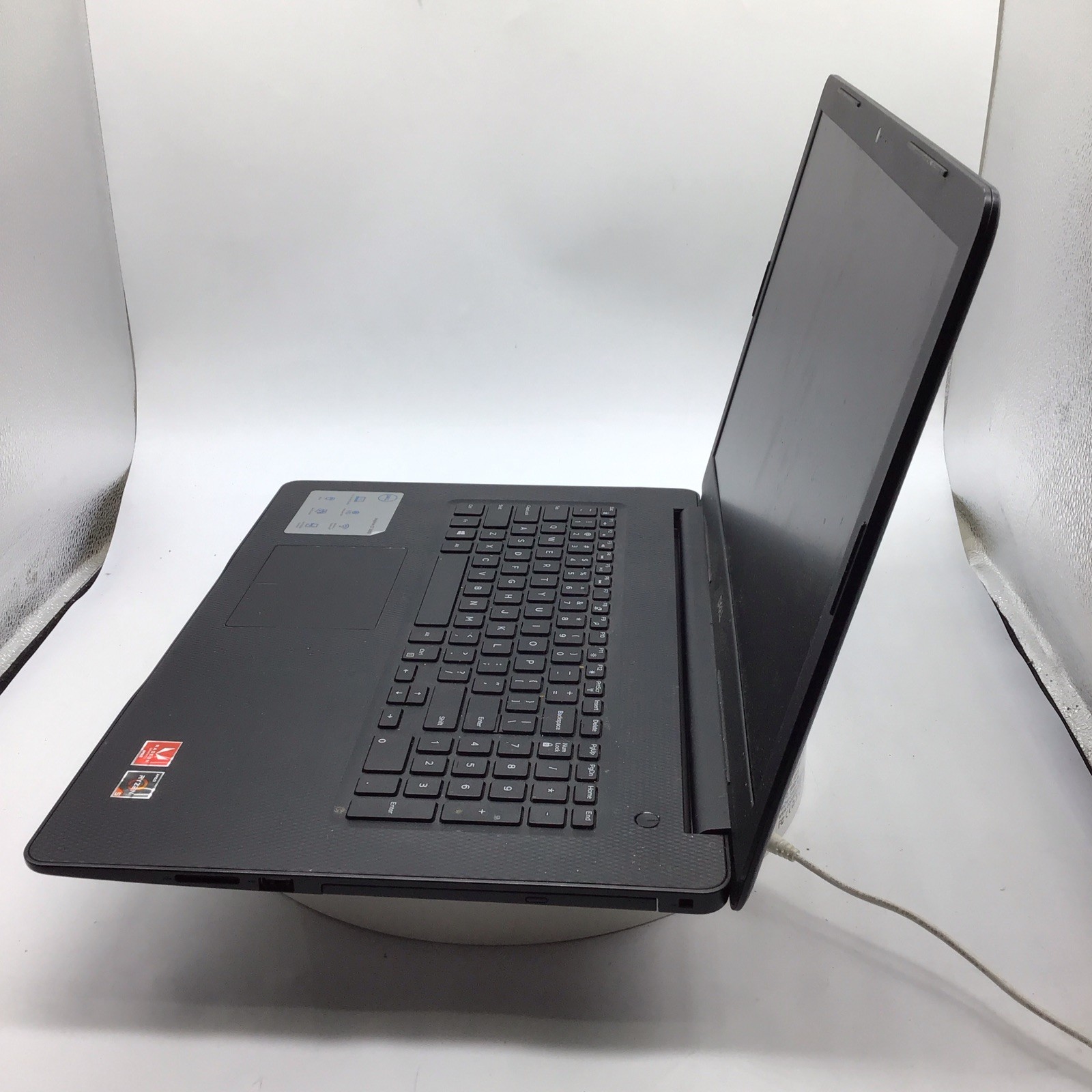 Dell Inspiron 3785 17.3″ Laptop Ryzen 5 2500U 12GB RAM 1TB SSD Windows 11 Pro U