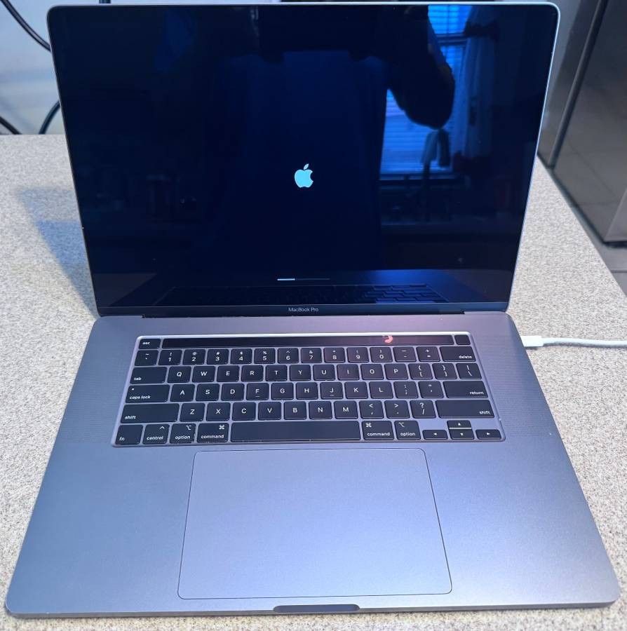 Apple MacBook Pro 2019 i9-9980H 16GB 1TB SSD Radeon Pro 5500M MVVM2LL/A A2141