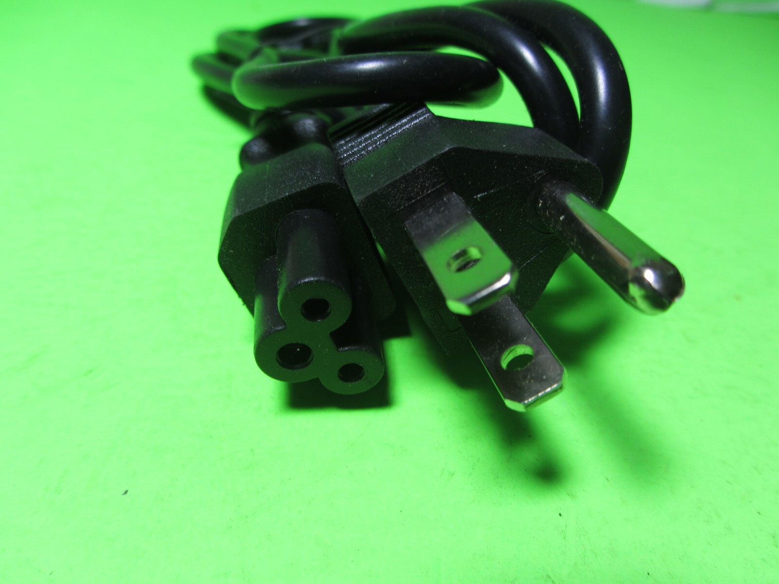 BRAND NEW, DELL P/N 0K260C, OK260C – MICKY MOUSE POWER CABLE